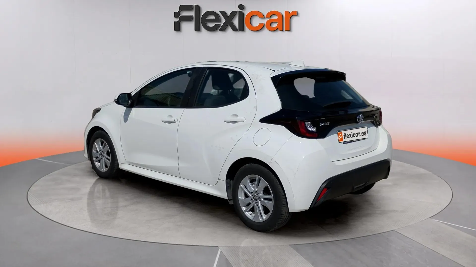 Toyota Yaris 1.5 120H Business Plus - foto 4