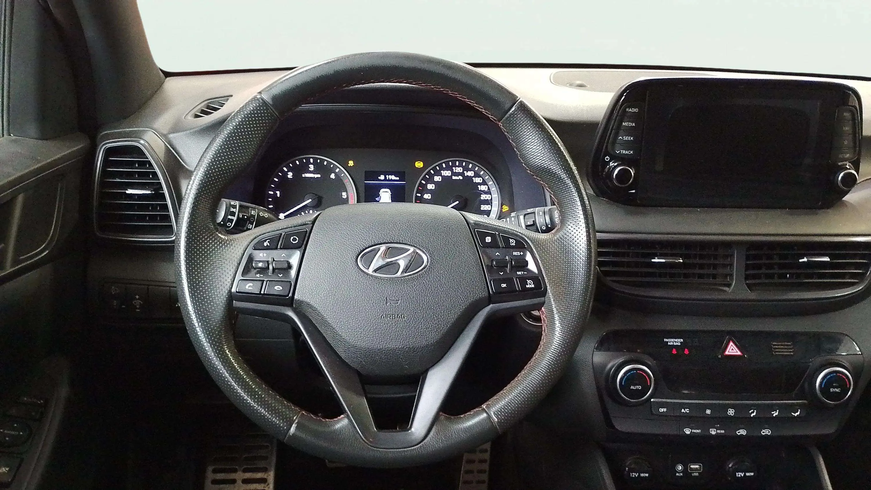 Hyundai Tucson 1.6 CRDi Essence 4x2 - foto 27