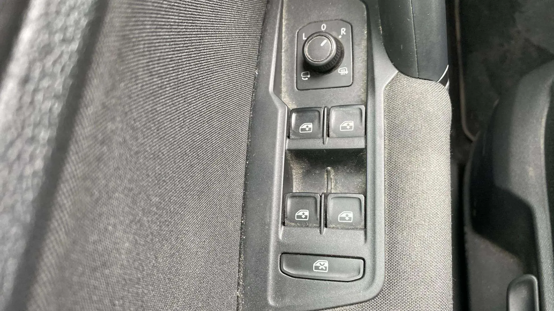 Volkswagen Tiguan Advance 2.0 TDI DSG - foto 32