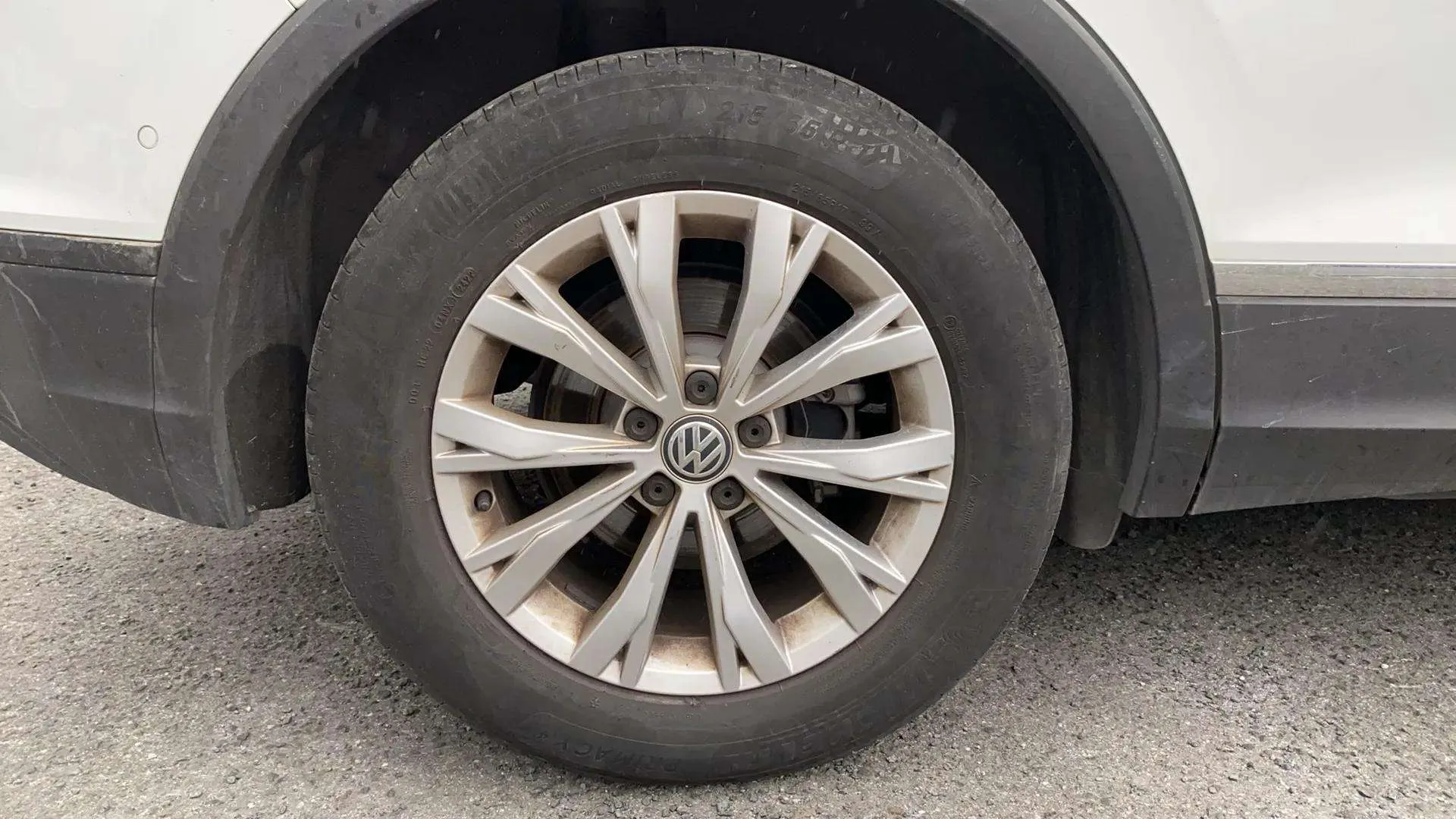 Volkswagen Tiguan Advance 2.0 TDI DSG - foto 34