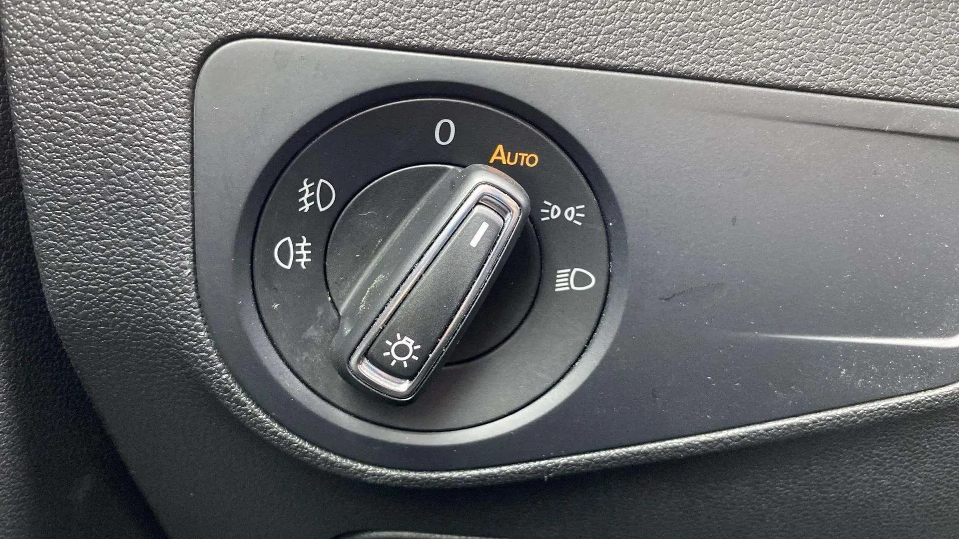 Volkswagen Tiguan Advance 2.0 TDI DSG - foto 30