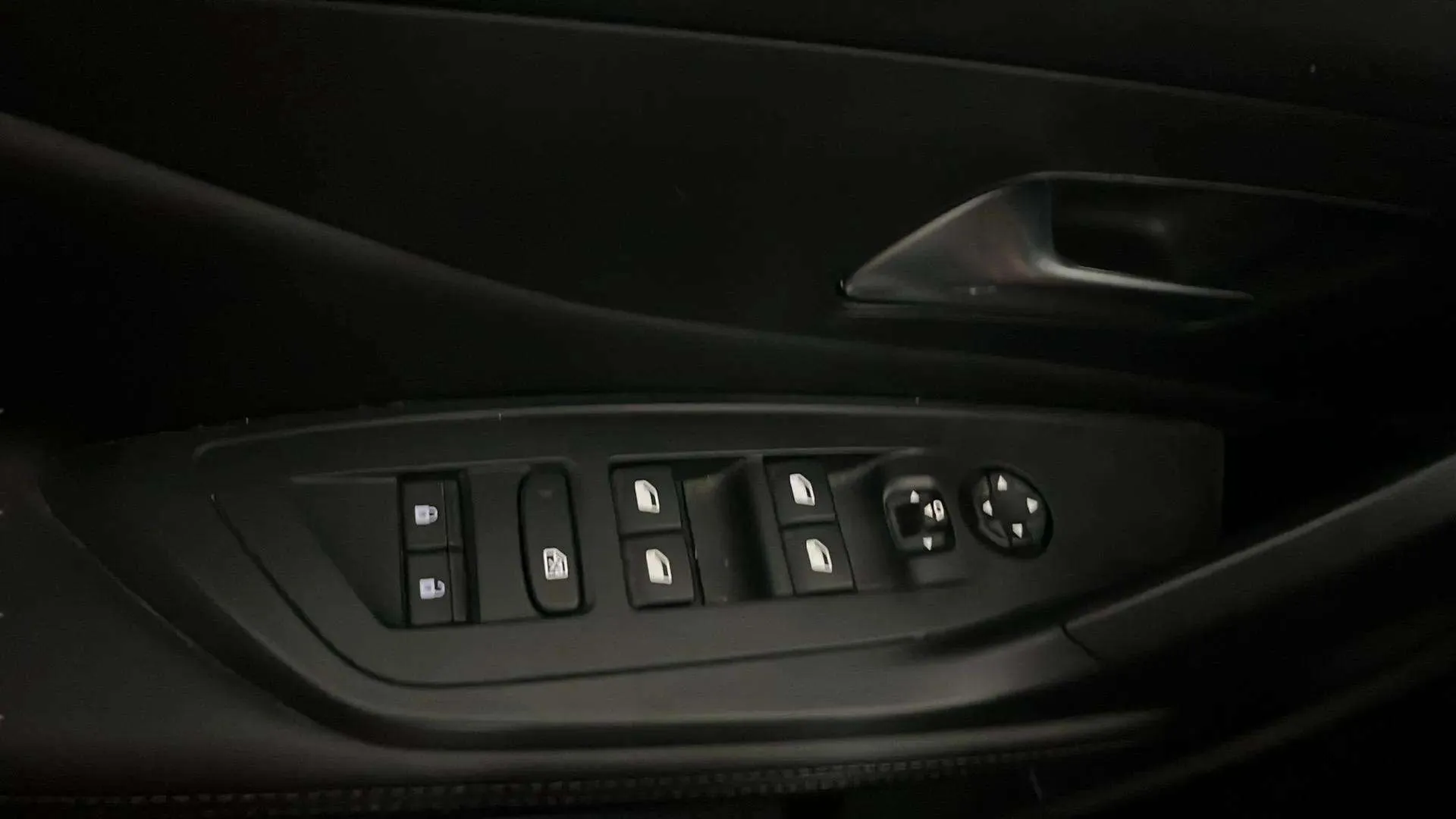 Peugeot 308 SW Allure Pack BlueHDi 130 EAT8 - foto 19