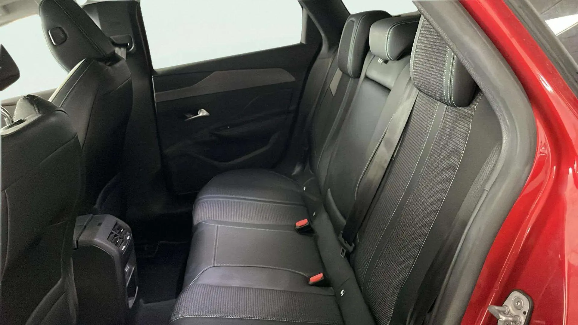 Peugeot 308 SW Allure Pack BlueHDi 130 EAT8 - foto 21