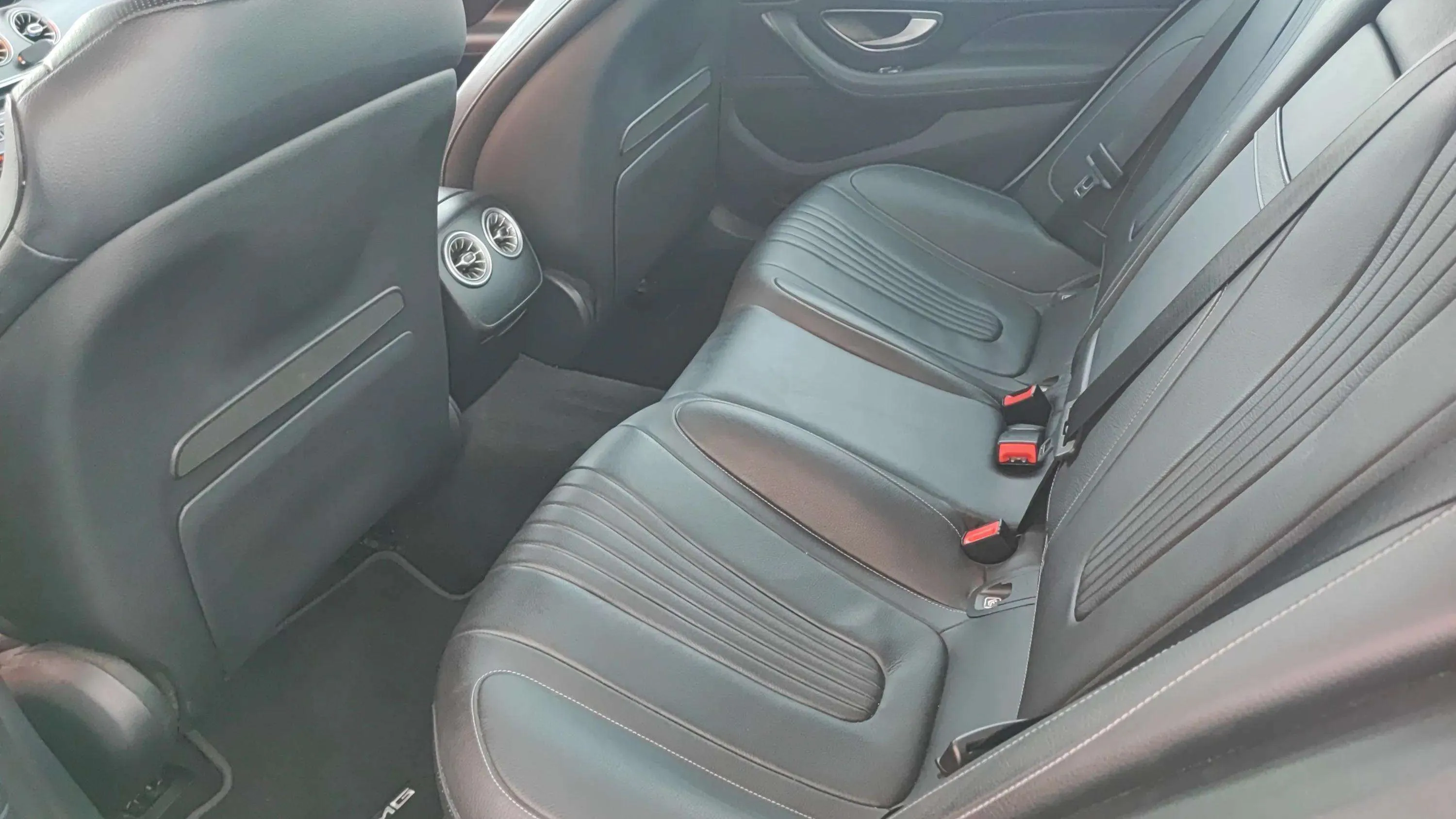 Mercedes-Benz CLS 300 d - foto 32
