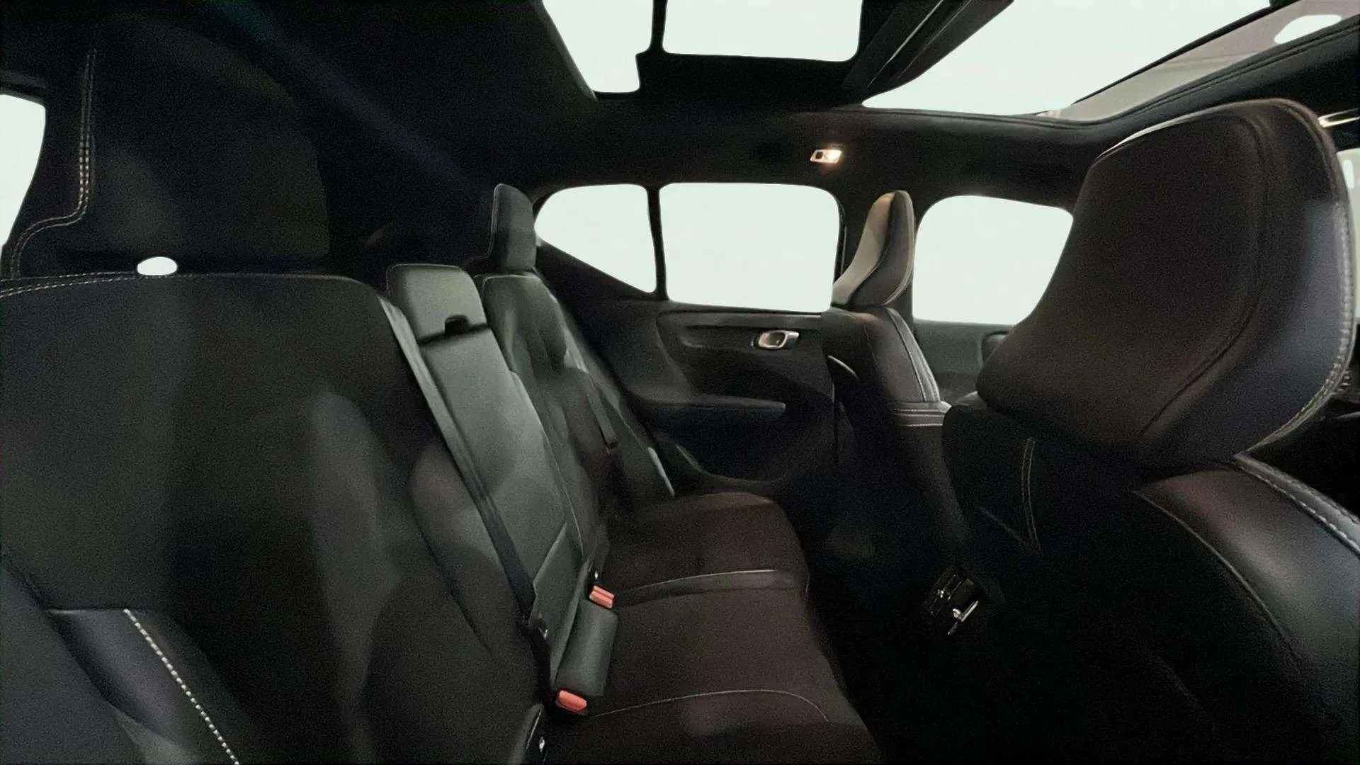Volvo XC40 1.5 T3 - foto 12
