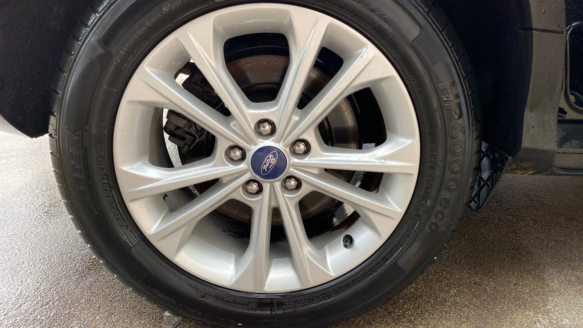 Ford Kuga 2.0 TDCi 150 4x2 A-S-S Titanium - foto 27