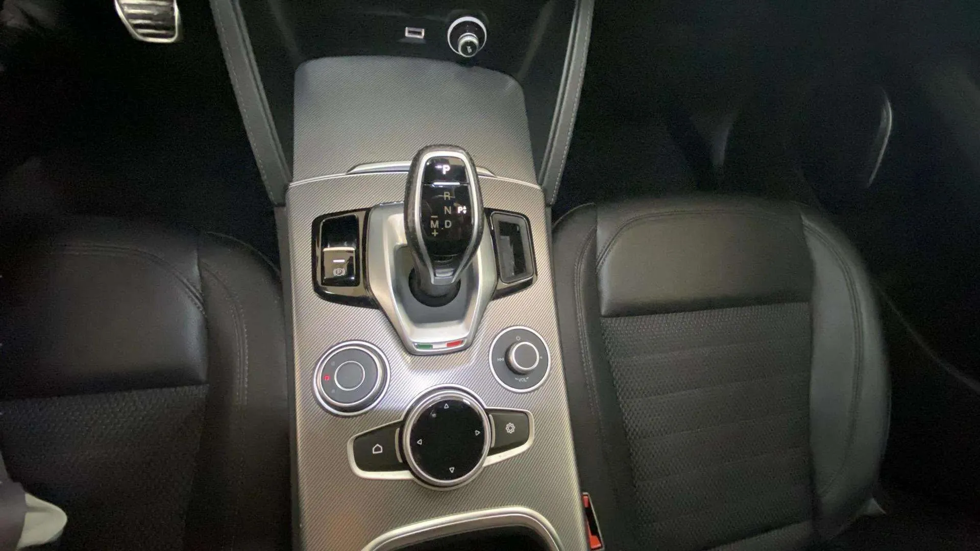 Alfa Romeo Stelvio 2.2 Diesel Sprint RWD - foto 16
