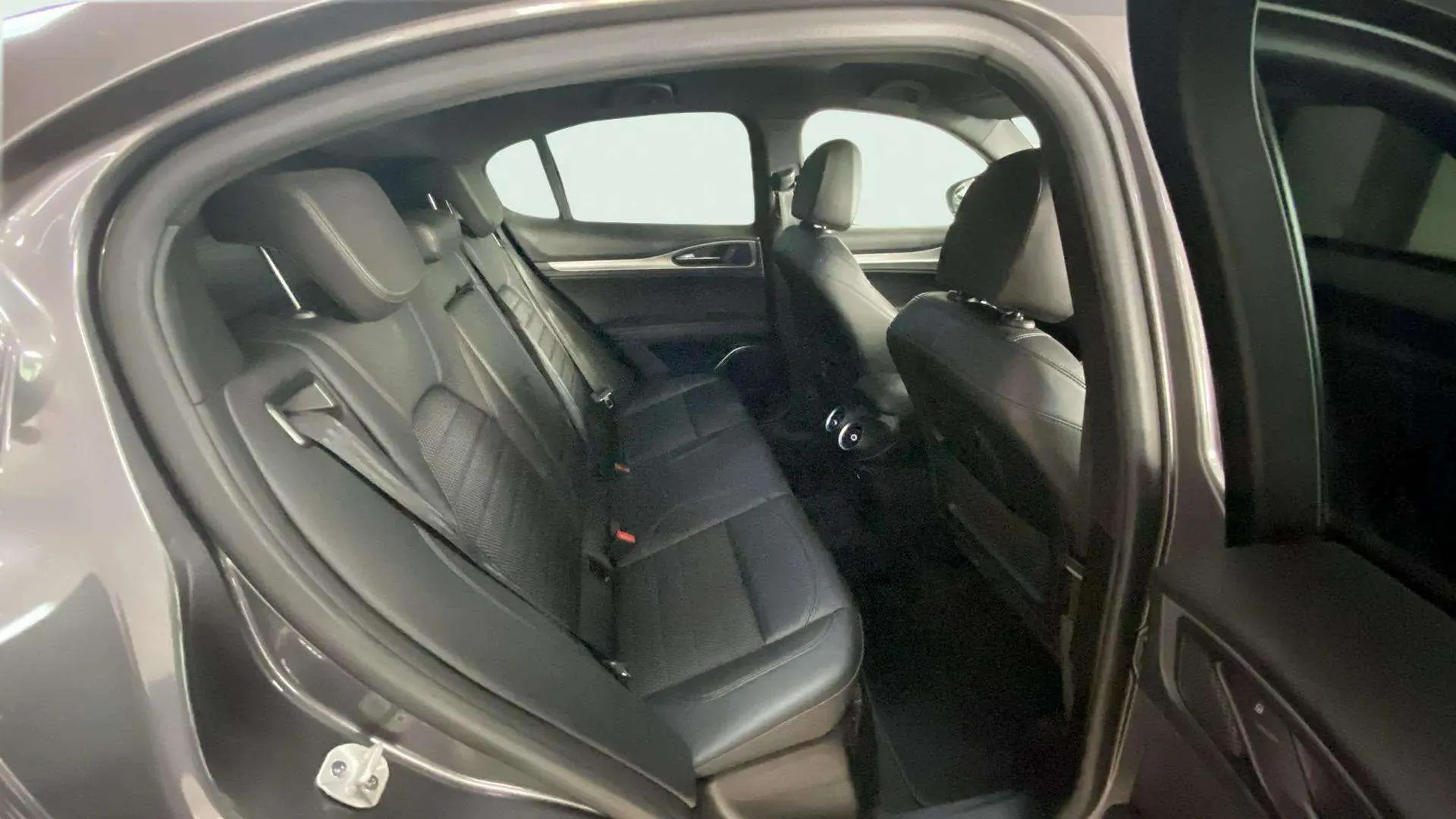 Alfa Romeo Stelvio 2.2 Diesel Sprint RWD - foto 12
