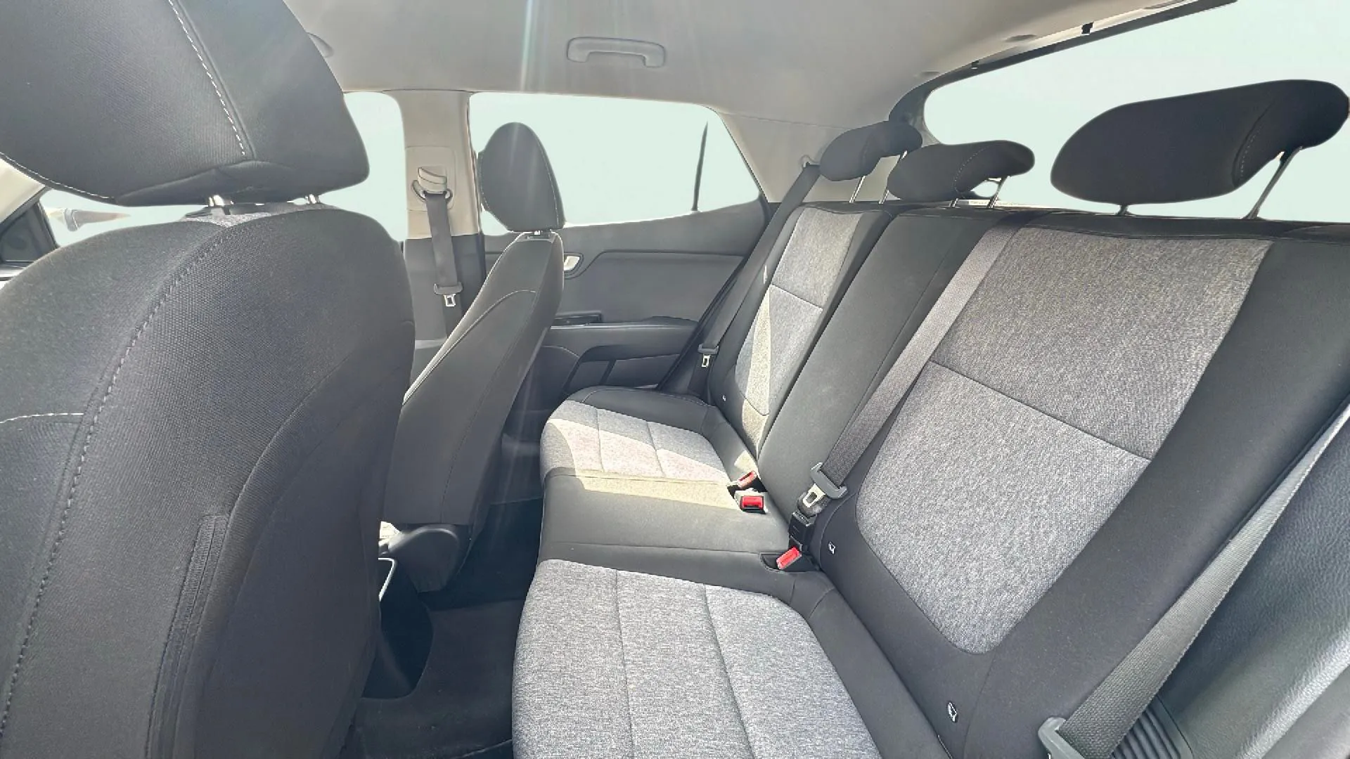 Kia Stonic 1.0 T-GDi MHEV iMT Concept - foto 12