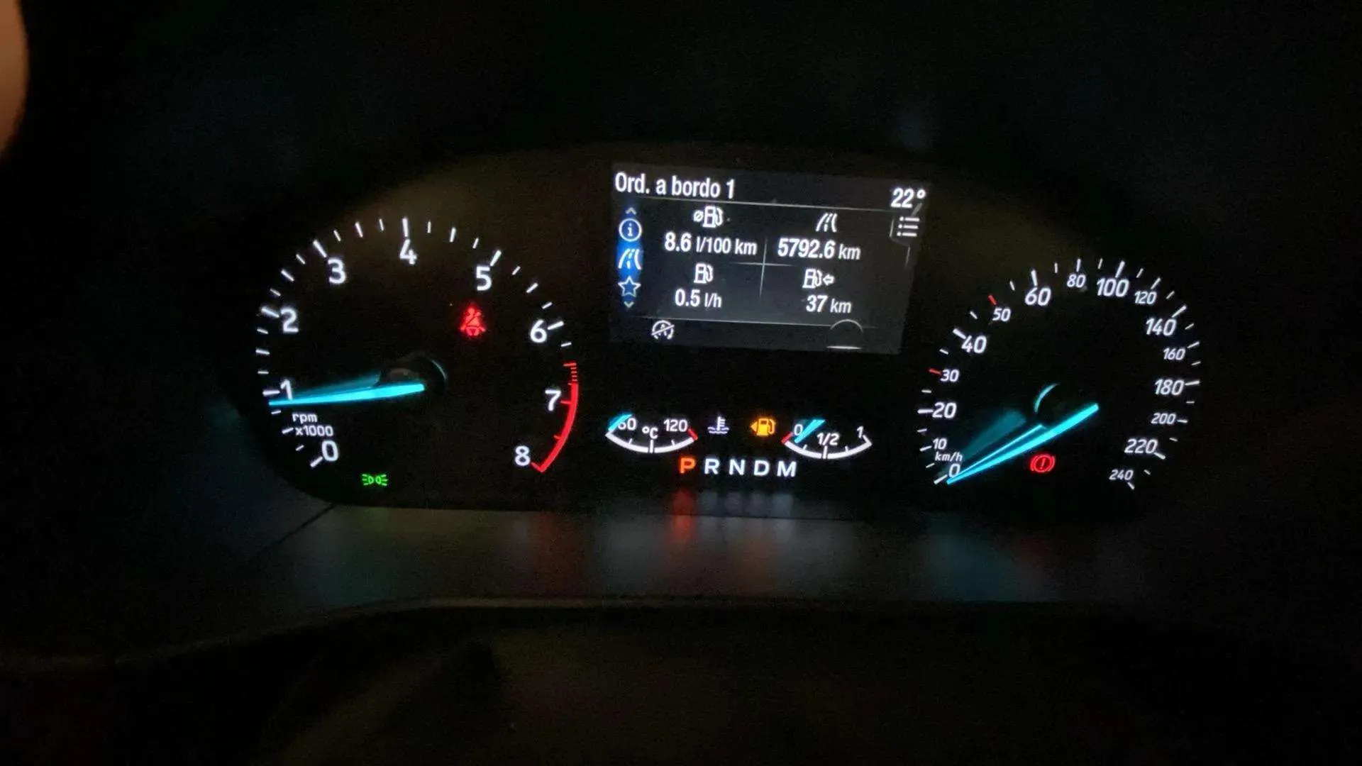 Ford Focus 1.0 EcoBoost MHEV ST-Line - foto 12