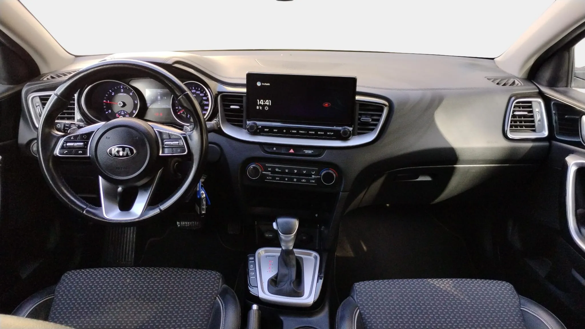 Kia Ceed Tourer 1.6 MHEV Tech DCT - foto 11