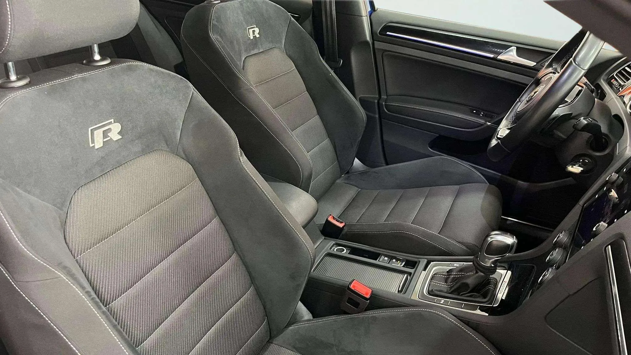 Volkswagen Golf R 2.0 TSI 4Motion DSG - foto 16