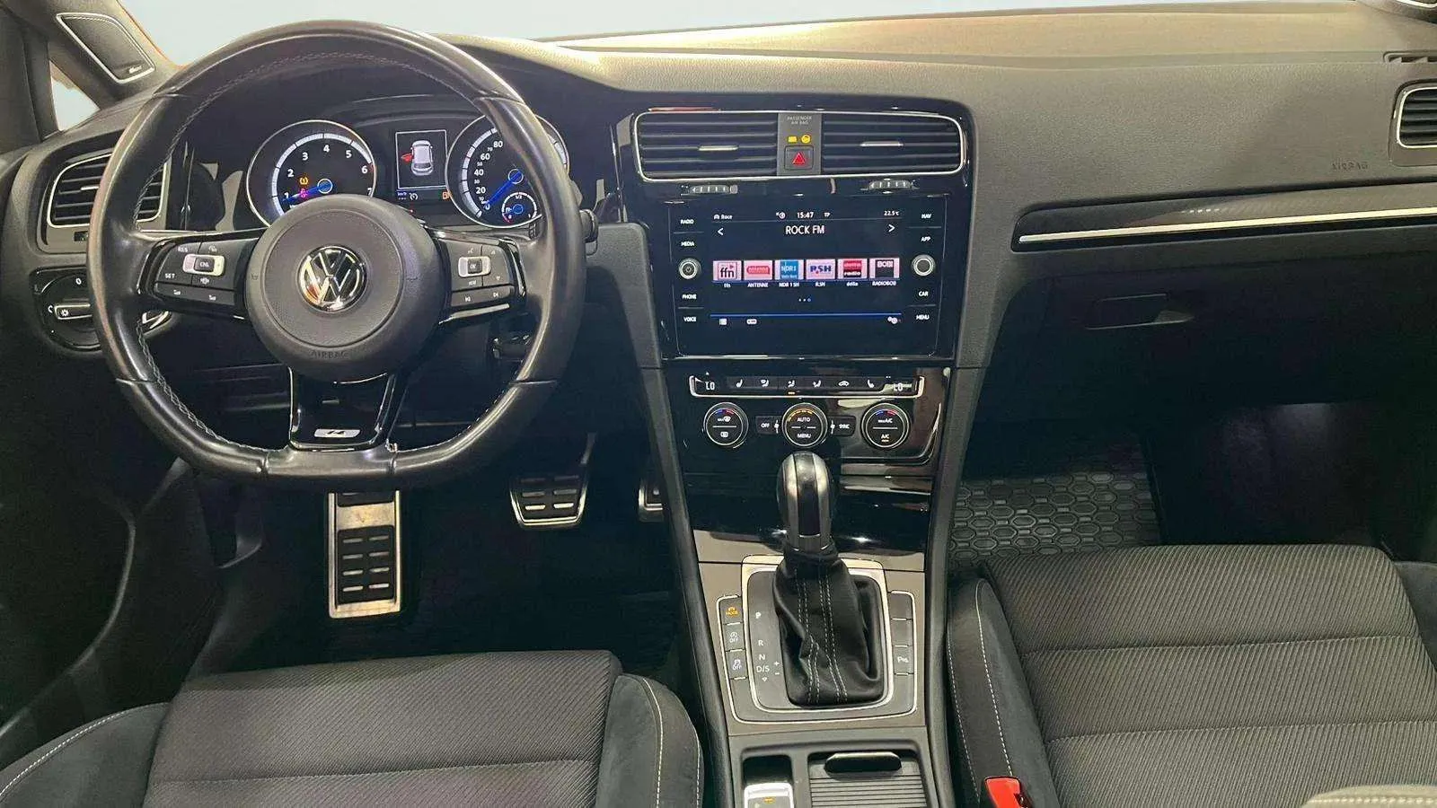 Volkswagen Golf R 2.0 TSI 4Motion DSG - foto 13