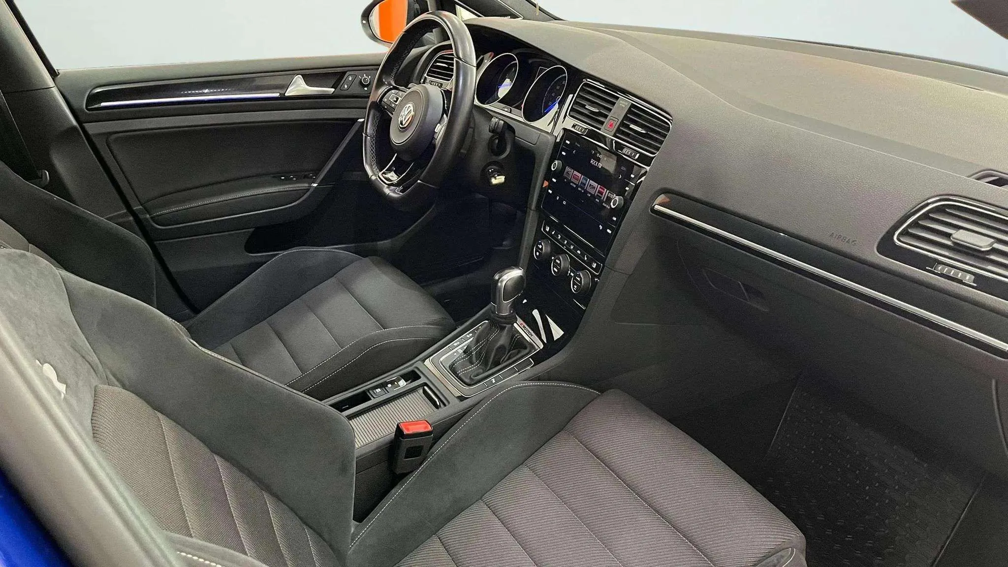 Volkswagen Golf R 2.0 TSI 4Motion DSG - foto 19