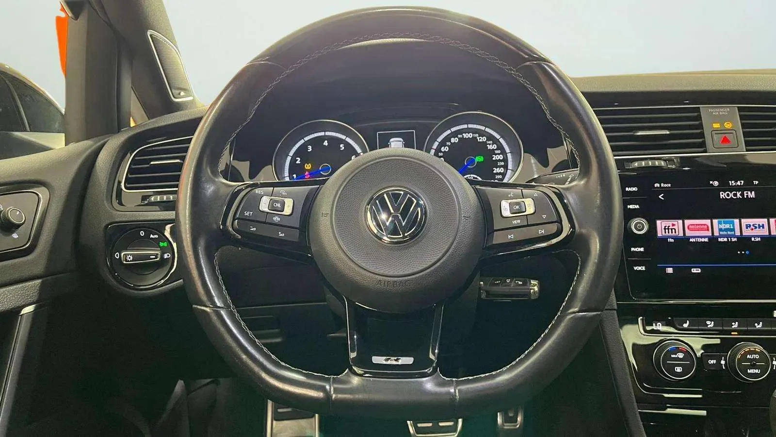 Volkswagen Golf R 2.0 TSI 4Motion DSG - foto 12
