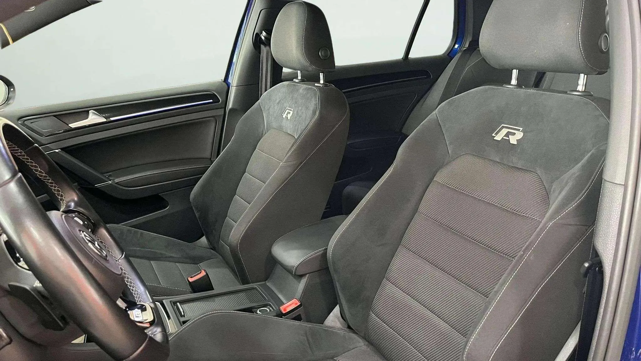 Volkswagen Golf R 2.0 TSI 4Motion DSG - foto 23