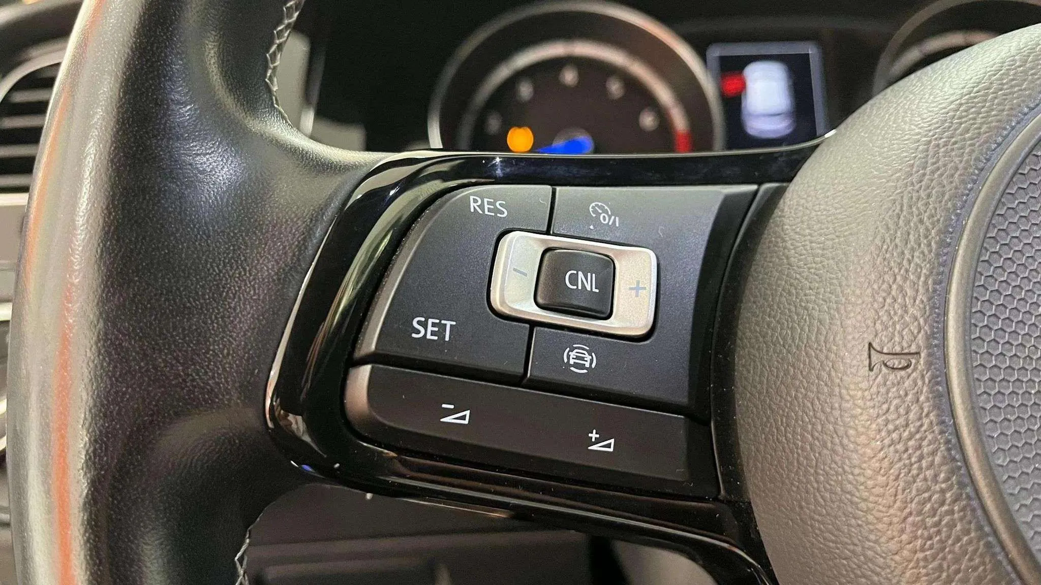Volkswagen Golf R 2.0 TSI 4Motion DSG - foto 17