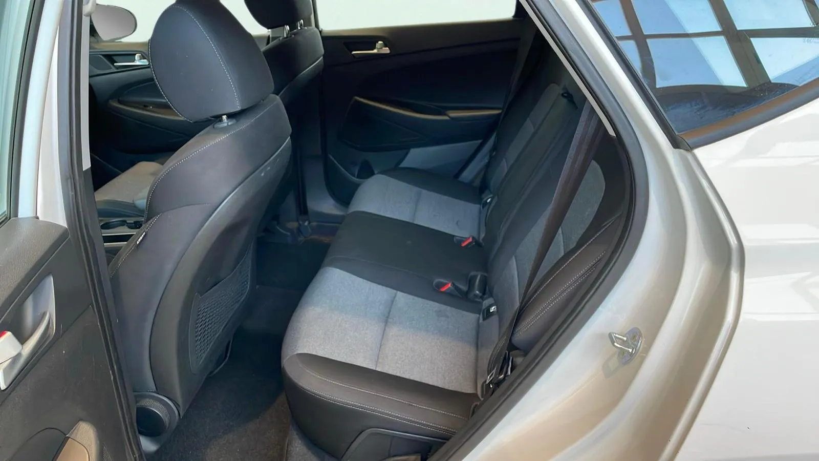 Hyundai Tucson 1.6 CRDi 48V SLE 4x2 - foto 11