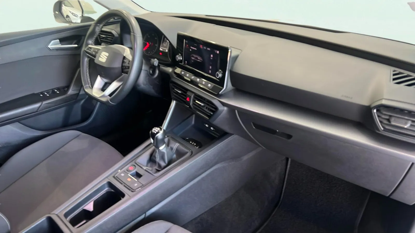SEAT León 2.0 TDI Reference - foto 8
