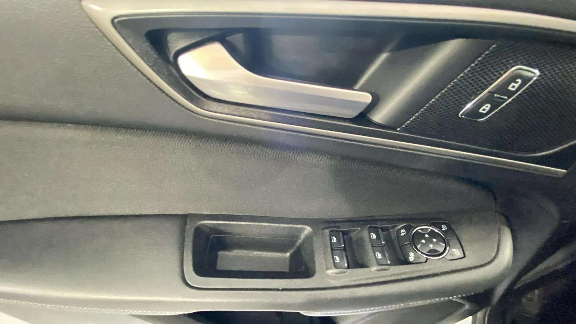 Ford S-Max 2.0 TDCi Vignale PowerShift AWD - foto 17