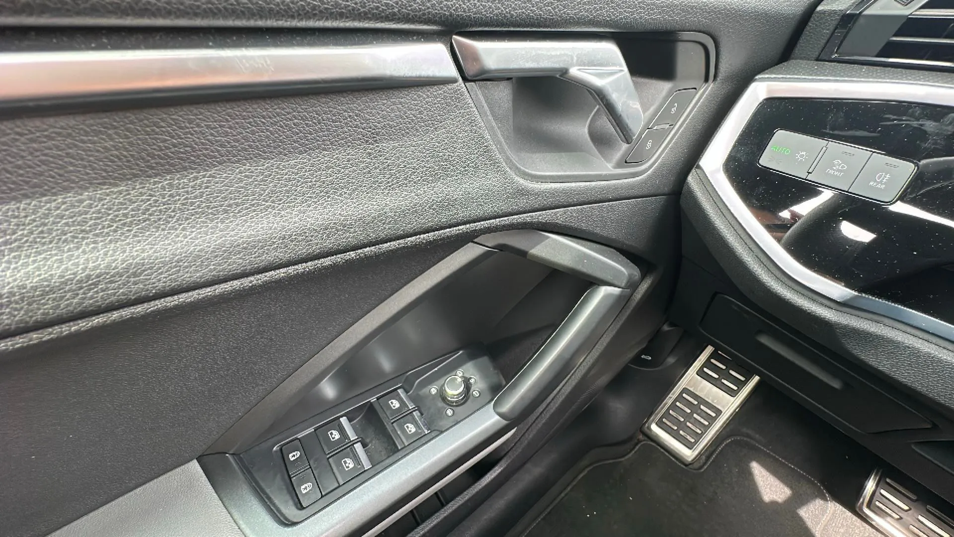 Audi Q3 40 TDI S tronic quattro S Line - foto 16