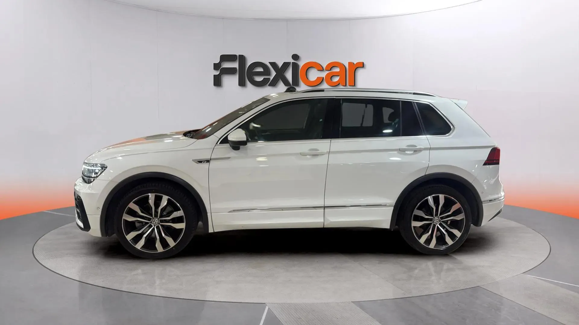 Volkswagen Tiguan Sport 2.0 TDI 4Motion DSG - foto 8