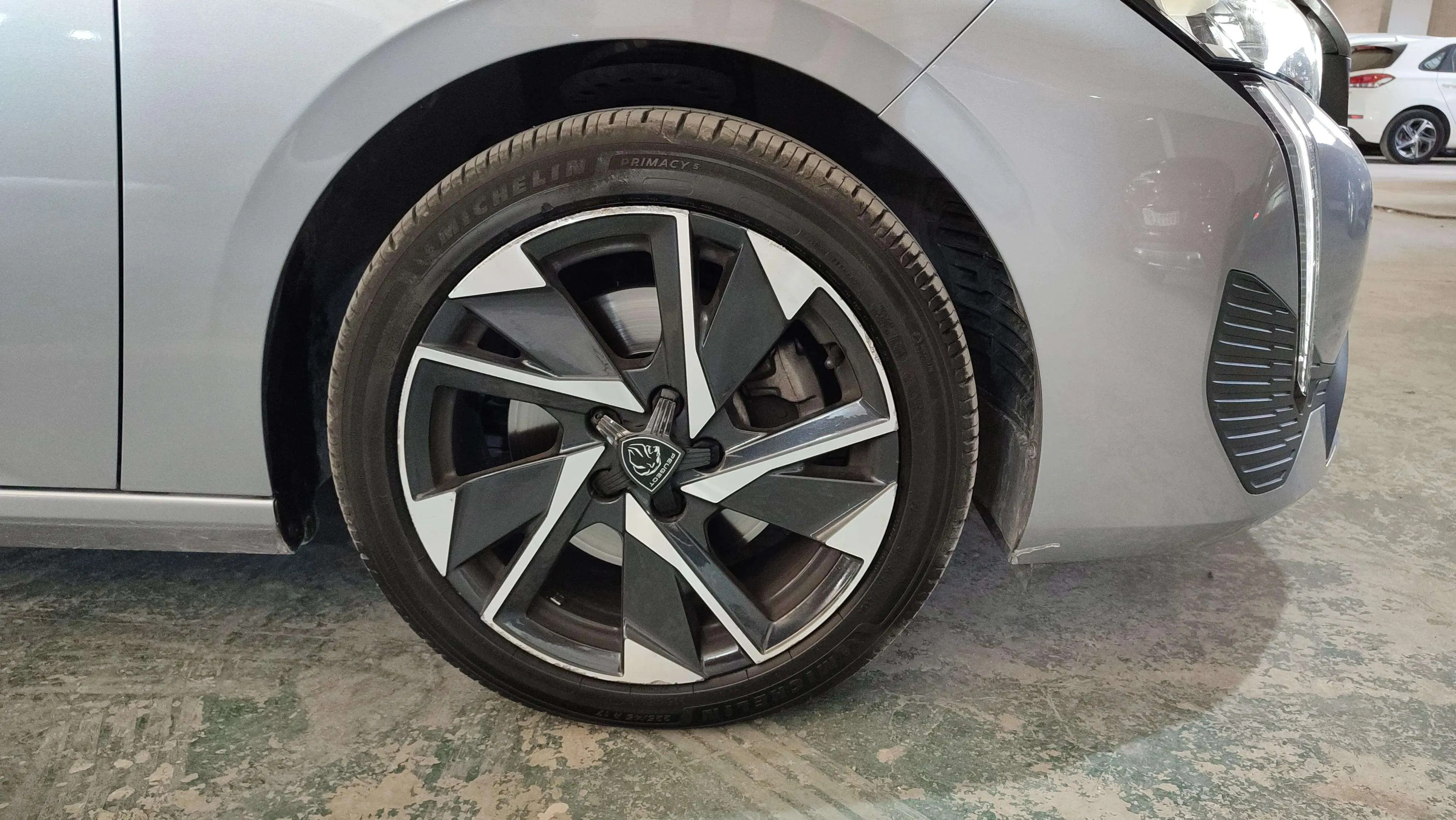 Peugeot 308 Allure Pack BlueHDi 130 EAT8 - foto 24