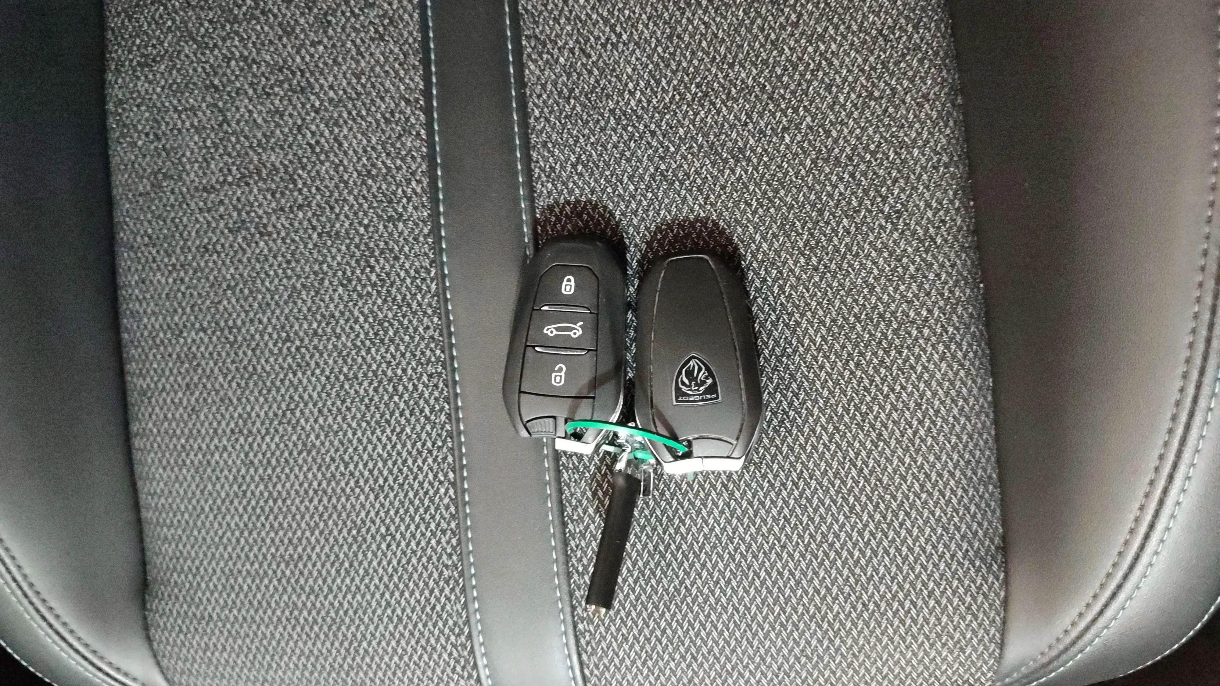 Peugeot 308 Allure Pack BlueHDi 130 EAT8 - foto 22