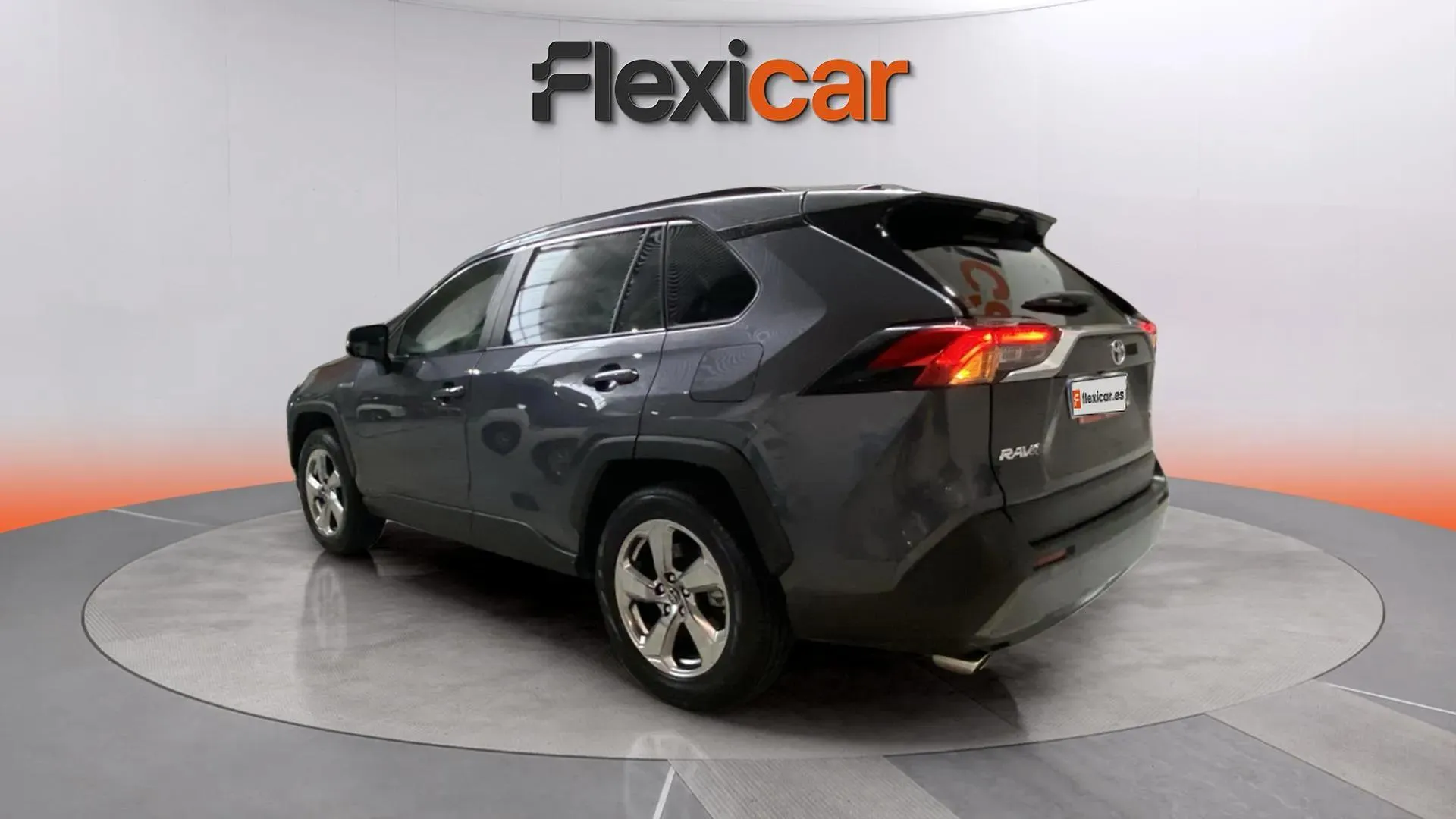 Toyota RAV4 2.5l 220H Advance - foto 5