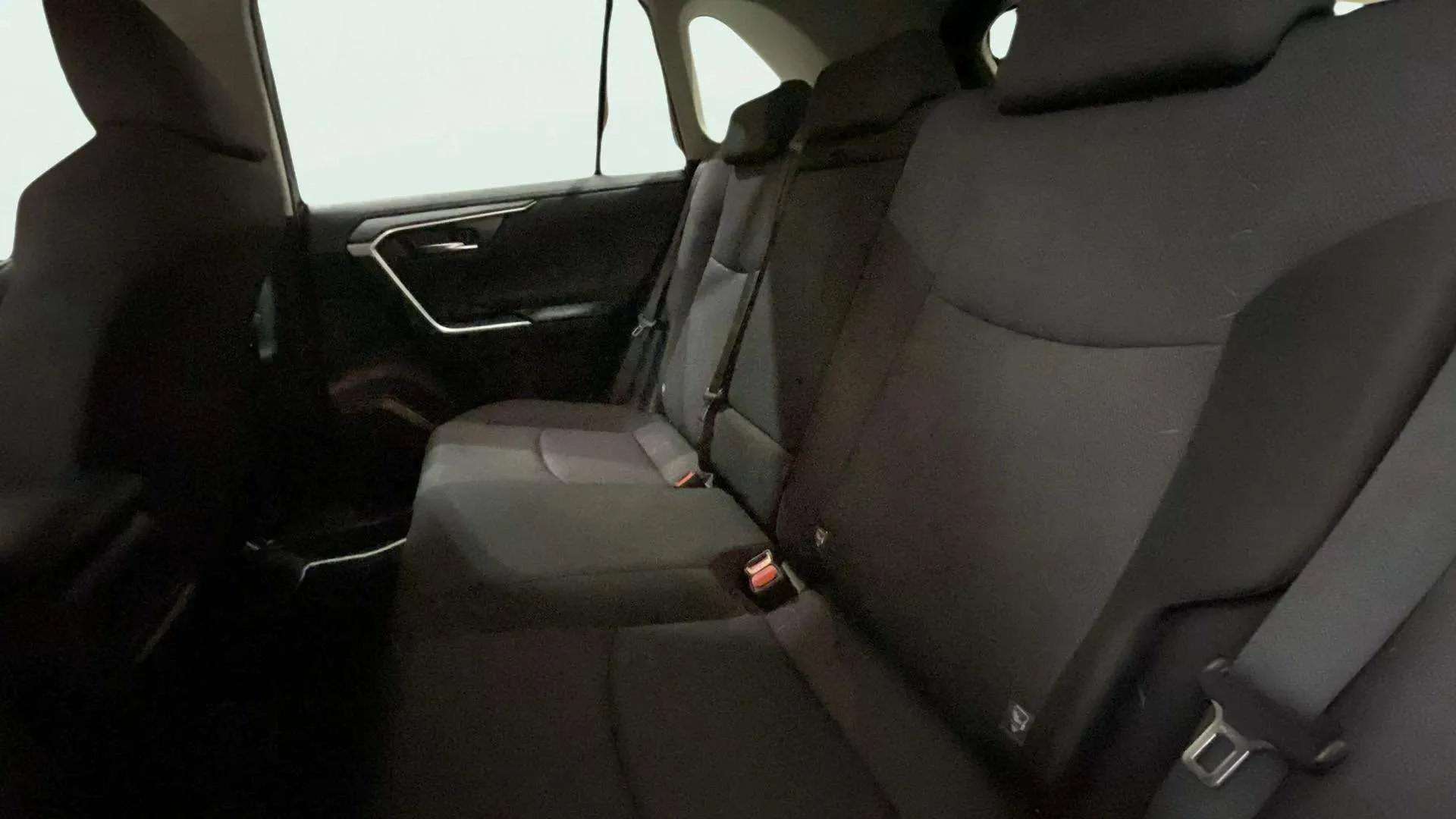 Toyota RAV4 2.5l 220H Advance - foto 11