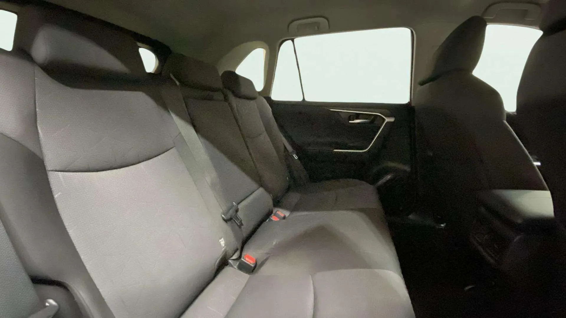 Toyota RAV4 2.5l 220H Advance - foto 12