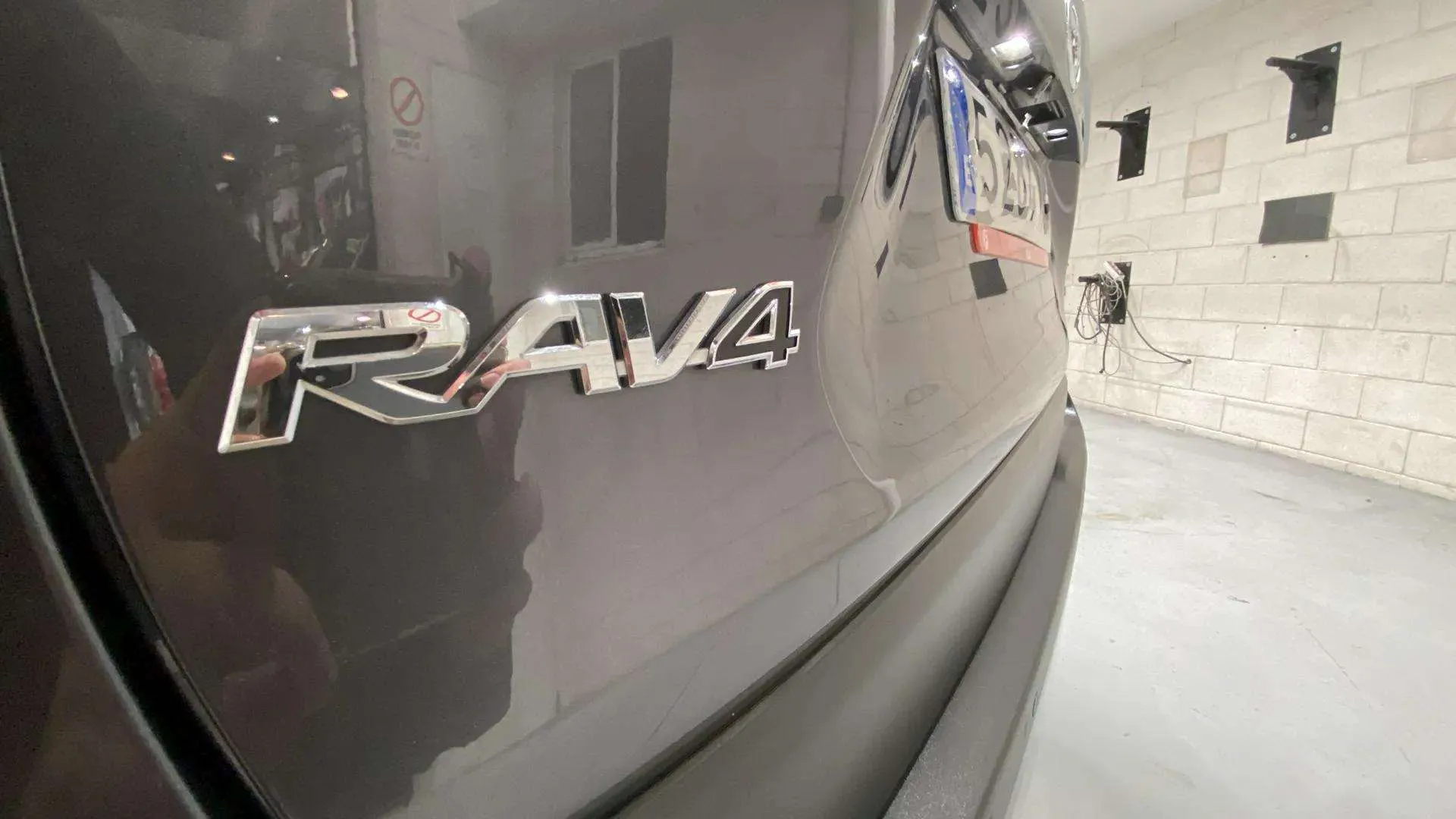 Toyota RAV4 2.5l 220H Advance - foto 24