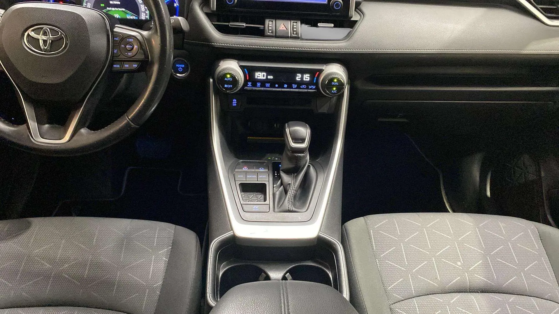 Toyota RAV4 2.5l 220H Advance - foto 17