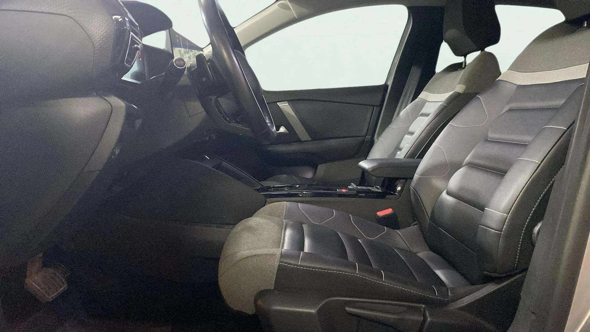 Citroën C4 PureTech 130 EAT8 Shine - foto 10