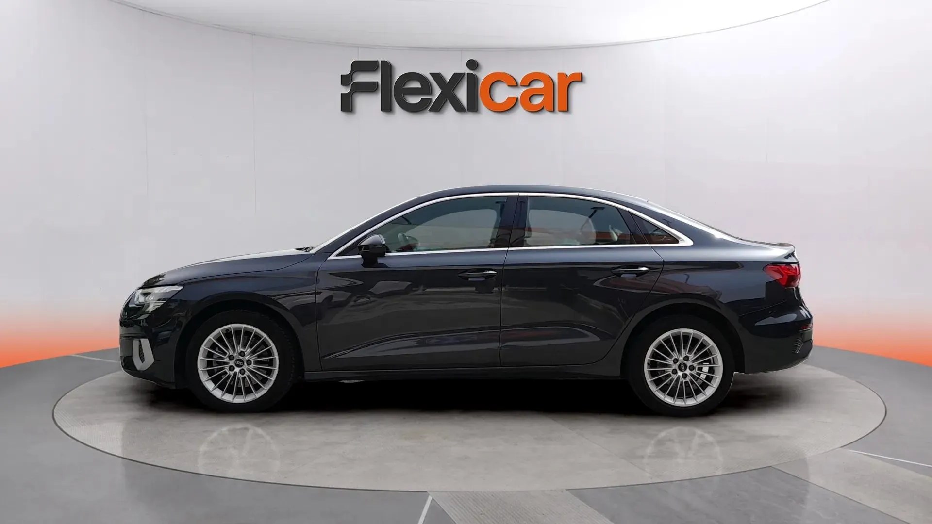 Audi A3 Sedan 30 TDI - foto 3