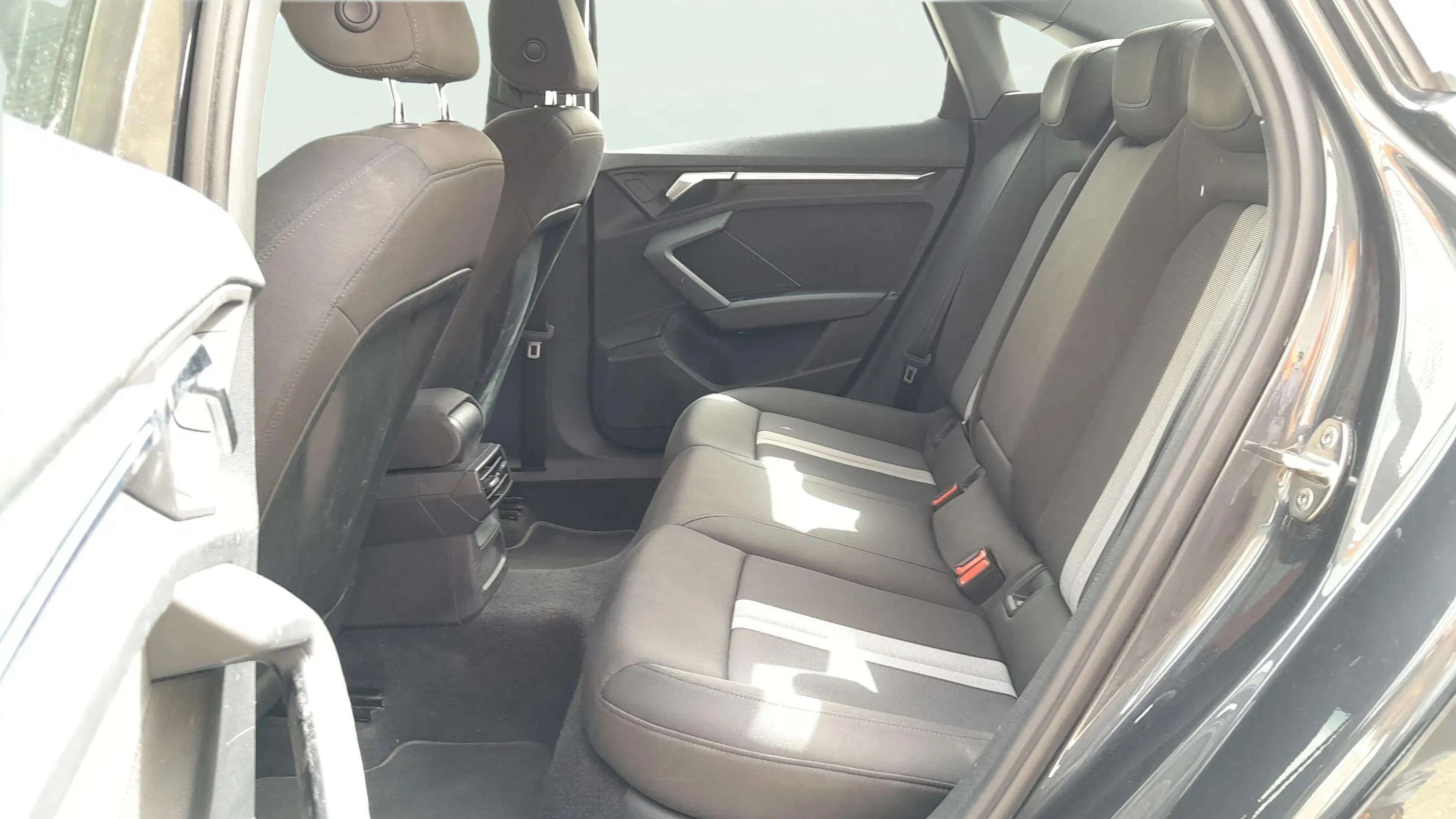 Audi A3 Sedan 30 TDI - foto 14