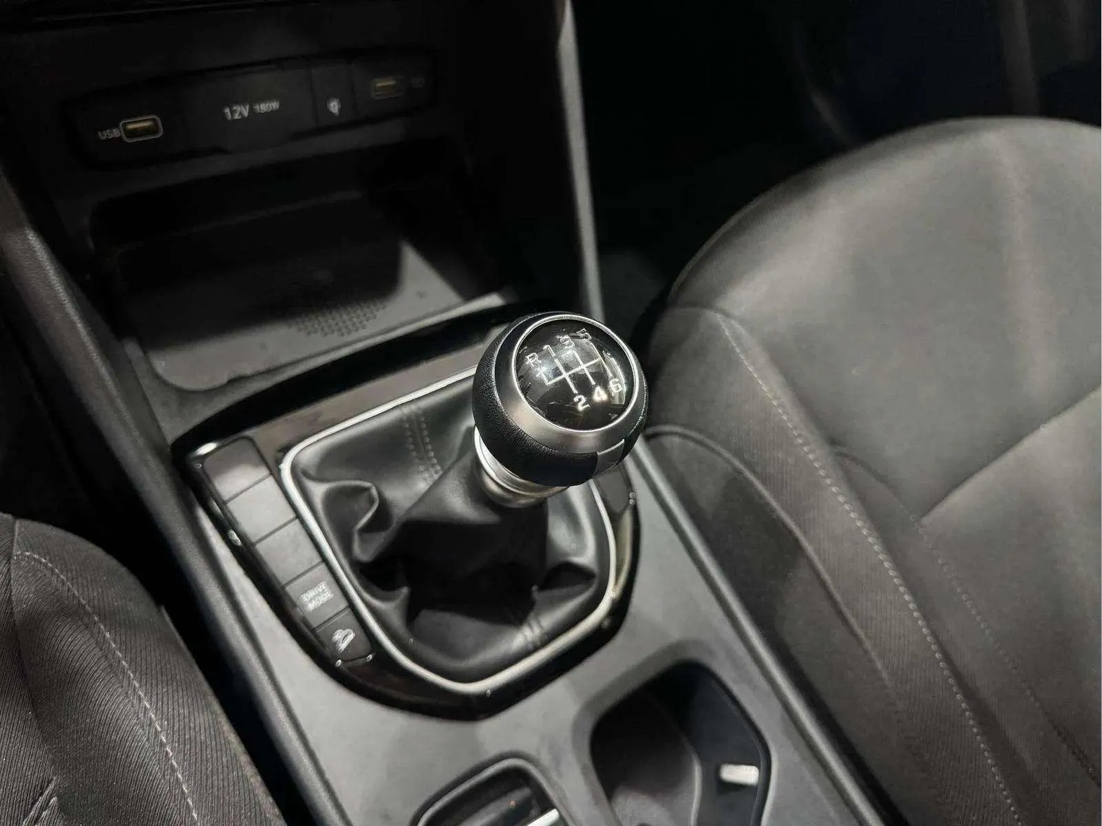 Hyundai Tucson 1.6 CRDi 48V Maxx Safe - foto 14
