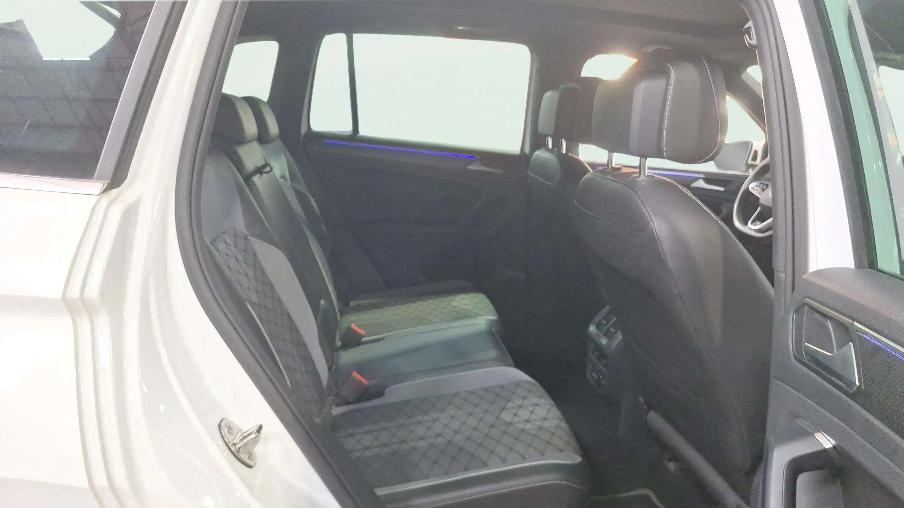 Volkswagen Tiguan R-Line 2.0 TDI DSG - foto 17