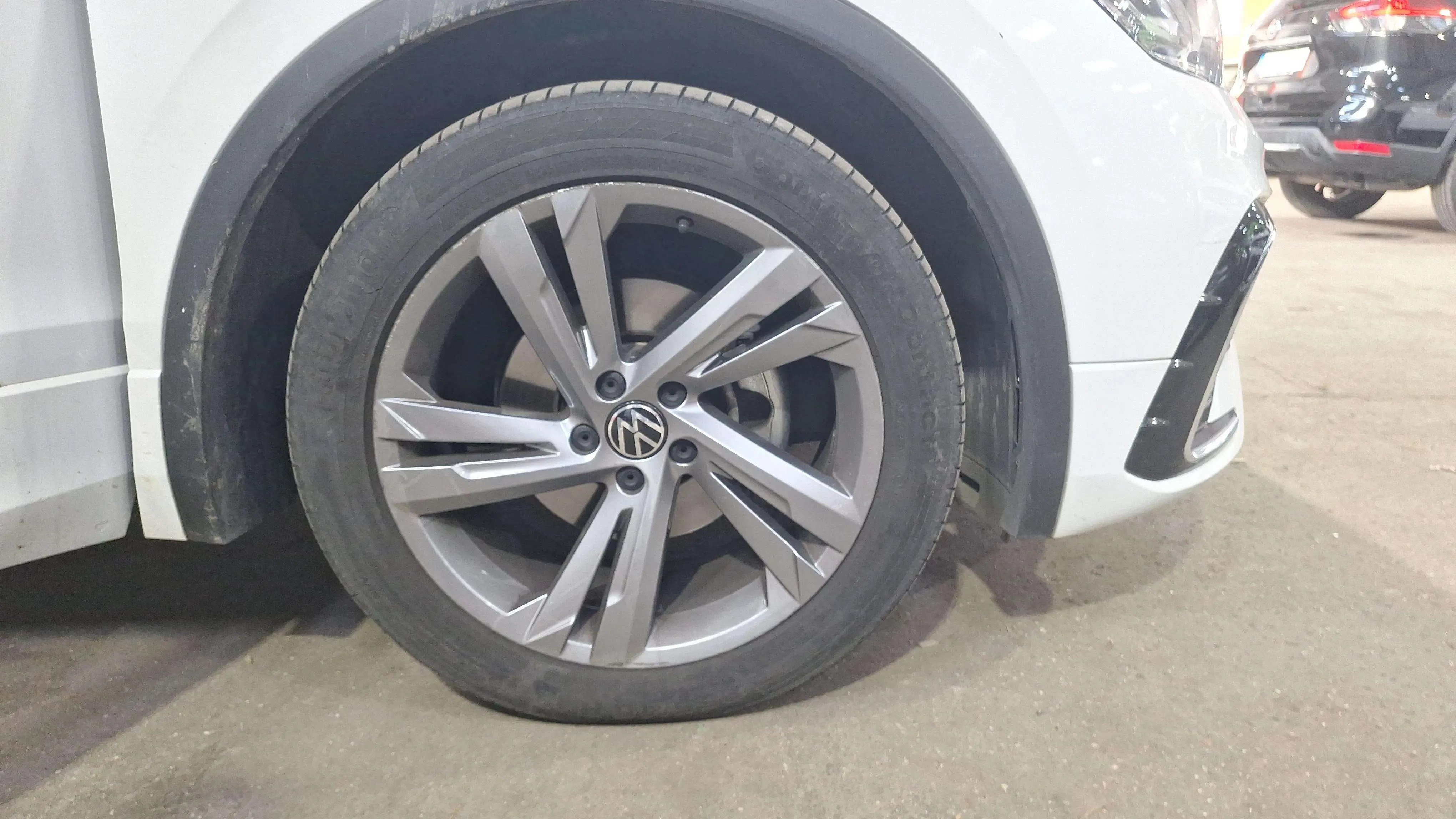 Volkswagen Tiguan R-Line 2.0 TDI DSG - foto 7
