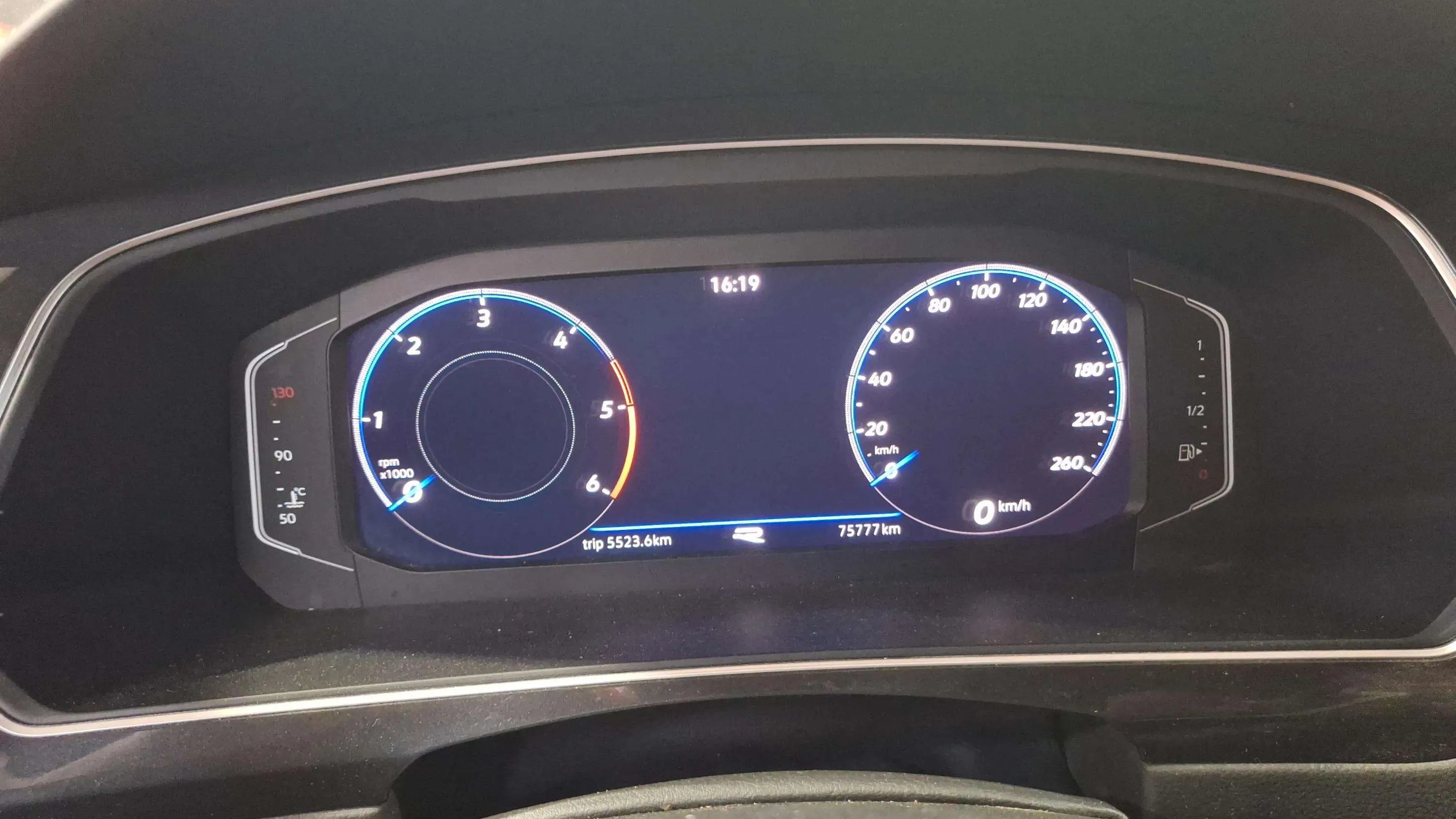 Volkswagen Tiguan R-Line 2.0 TDI DSG - foto 8