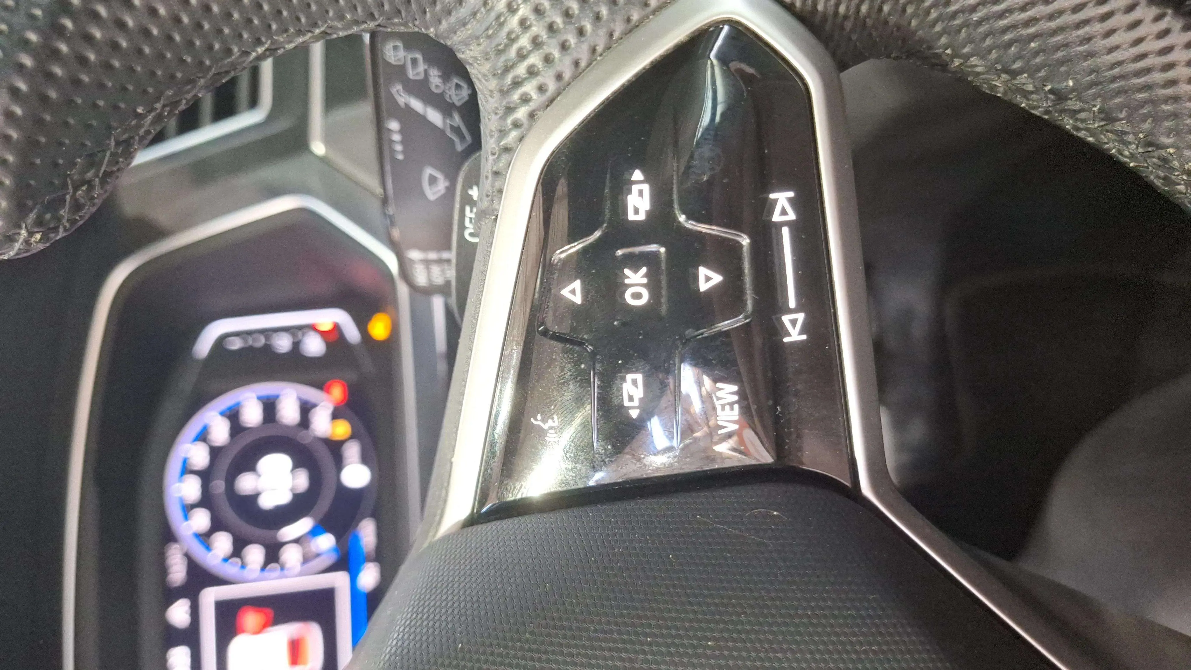 Volkswagen Tiguan R-Line 2.0 TDI DSG - foto 12