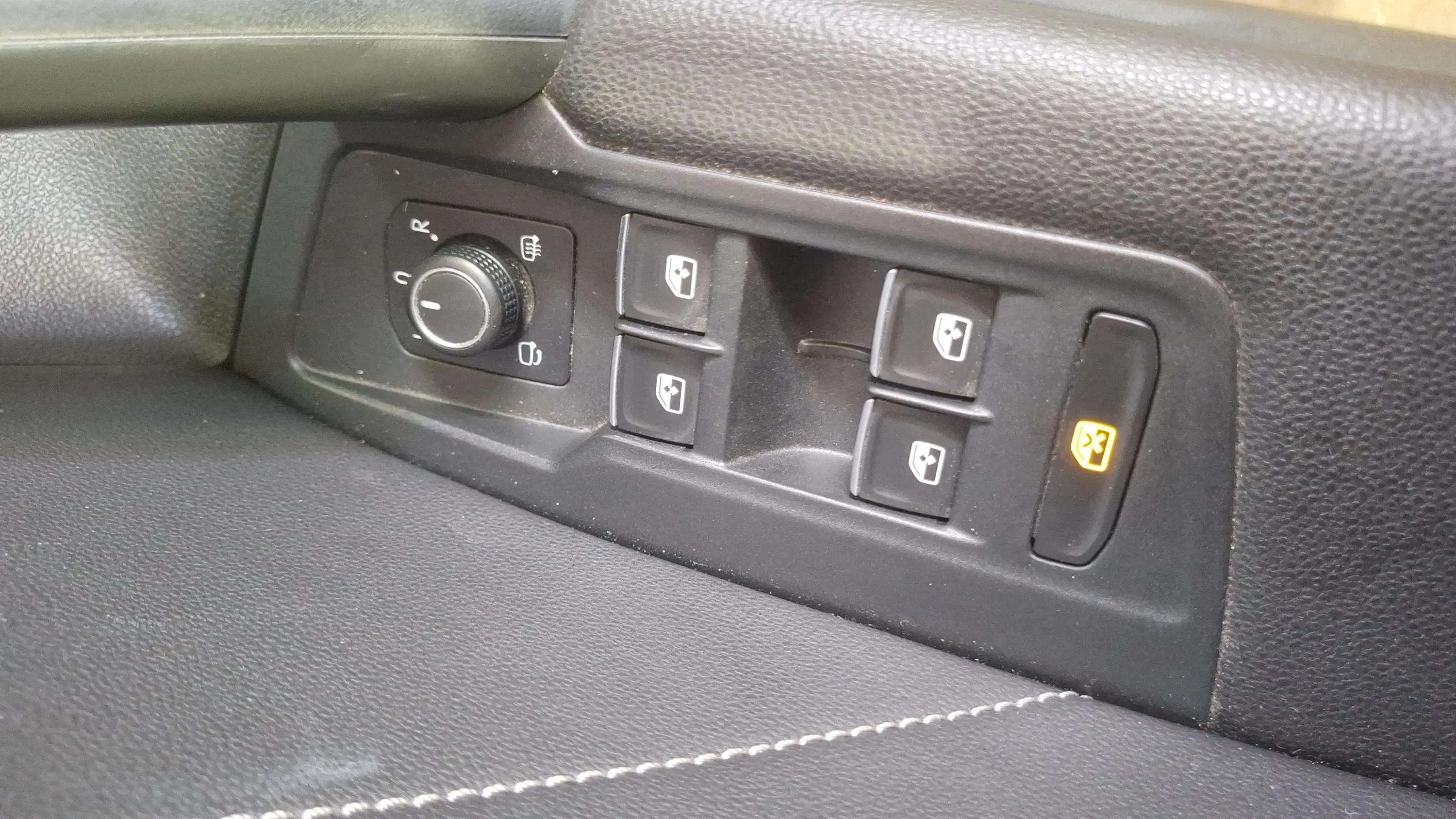 Volkswagen Tiguan R-Line 2.0 TDI DSG - foto 26