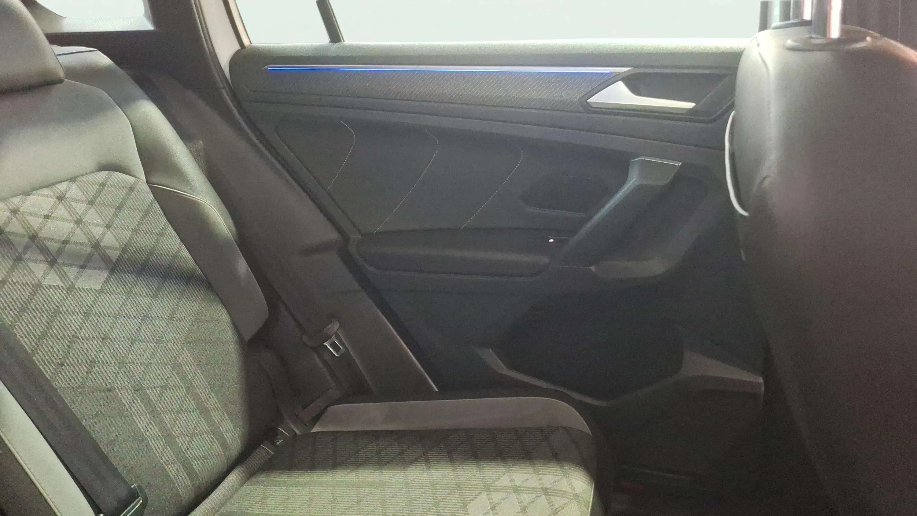 Volkswagen Tiguan R-Line 2.0 TDI DSG - foto 18