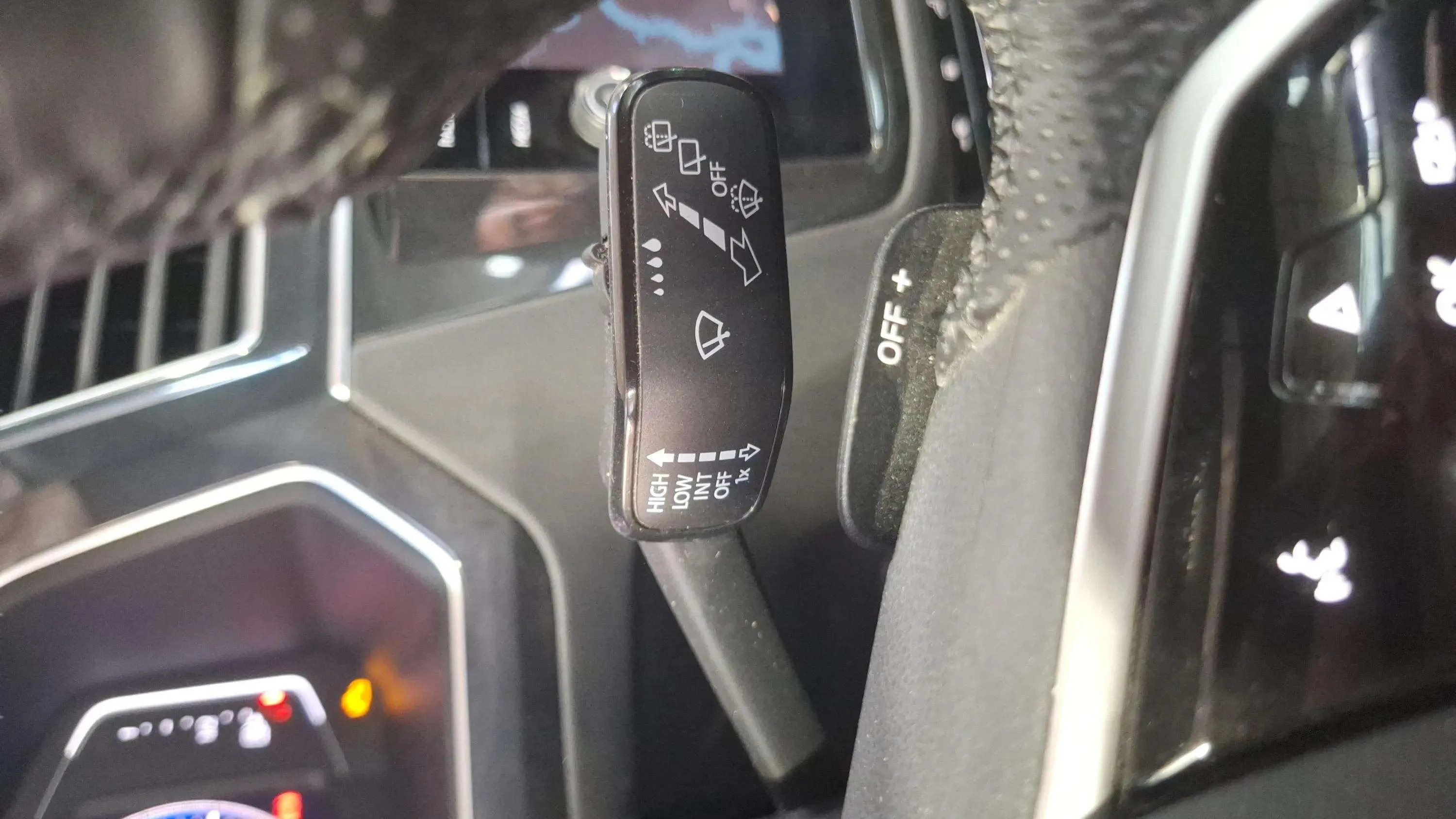 Volkswagen Tiguan R-Line 2.0 TDI DSG - foto 24