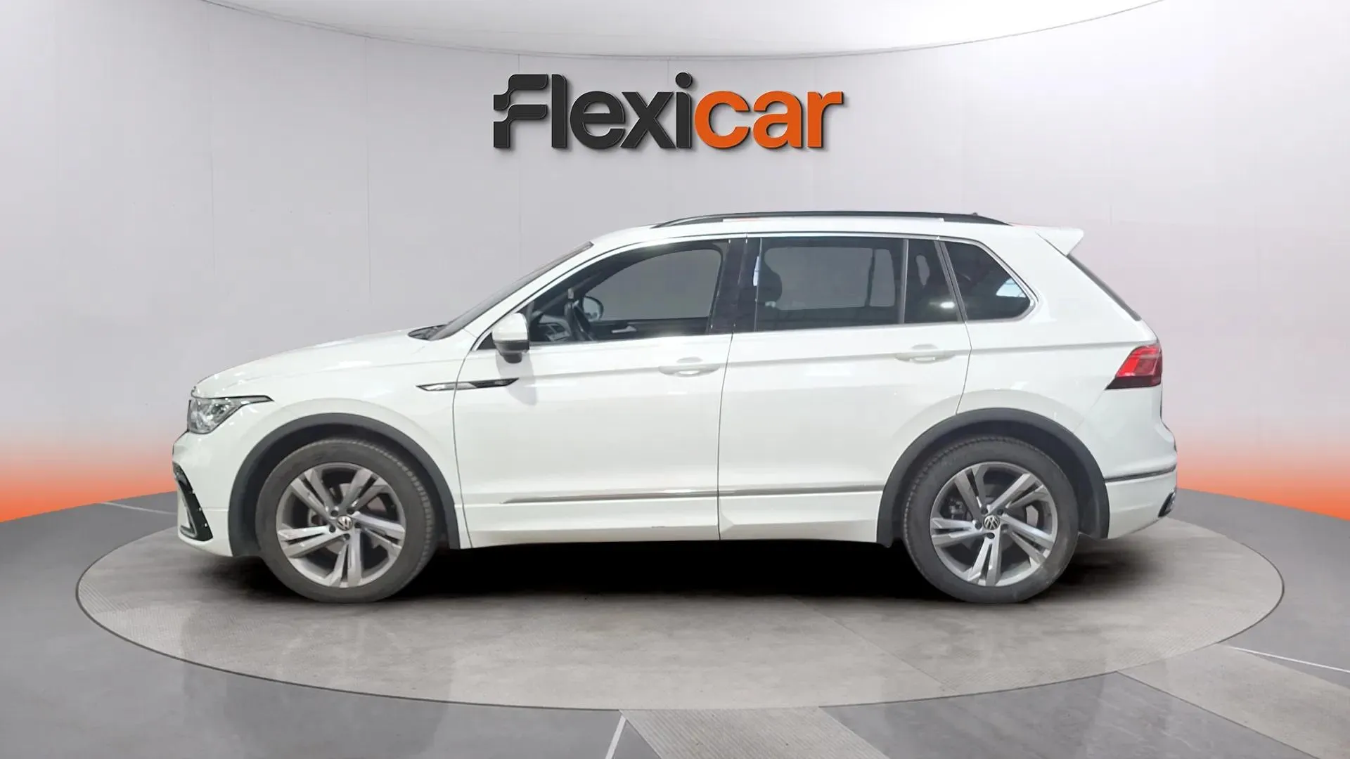 Volkswagen Tiguan R-Line 2.0 TDI DSG - foto 3