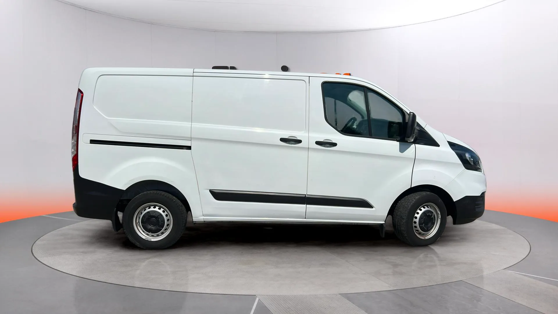Ford Transit Custom 2.0 TDCi 230 L1 H1 - foto 7