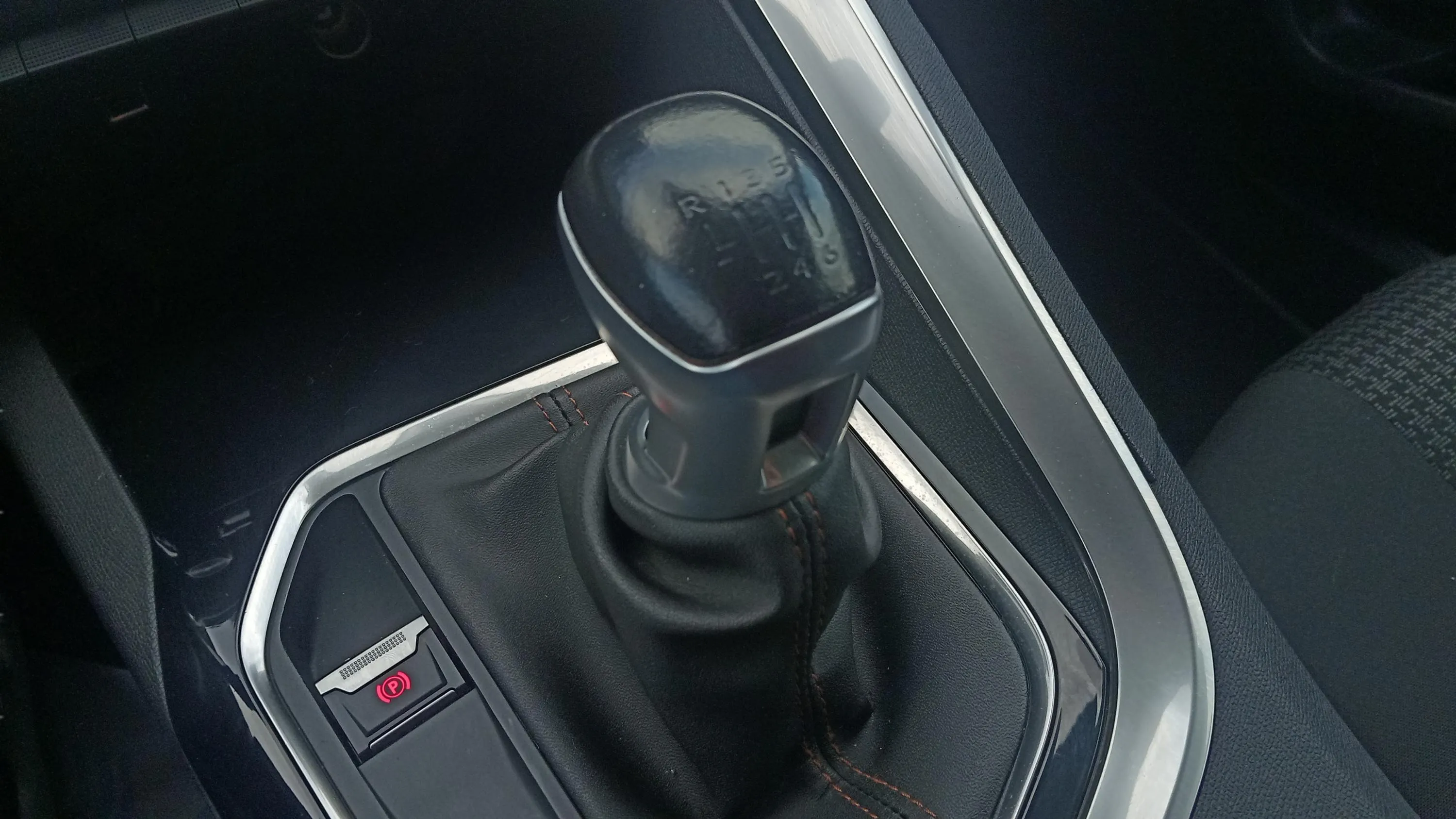 Peugeot 3008 1.5L BlueHDi Active - foto 22