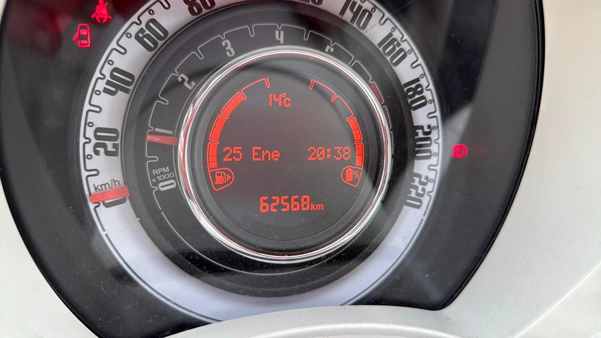 Fiat 500 Dolcevita 1.0 Hybrid - foto 9