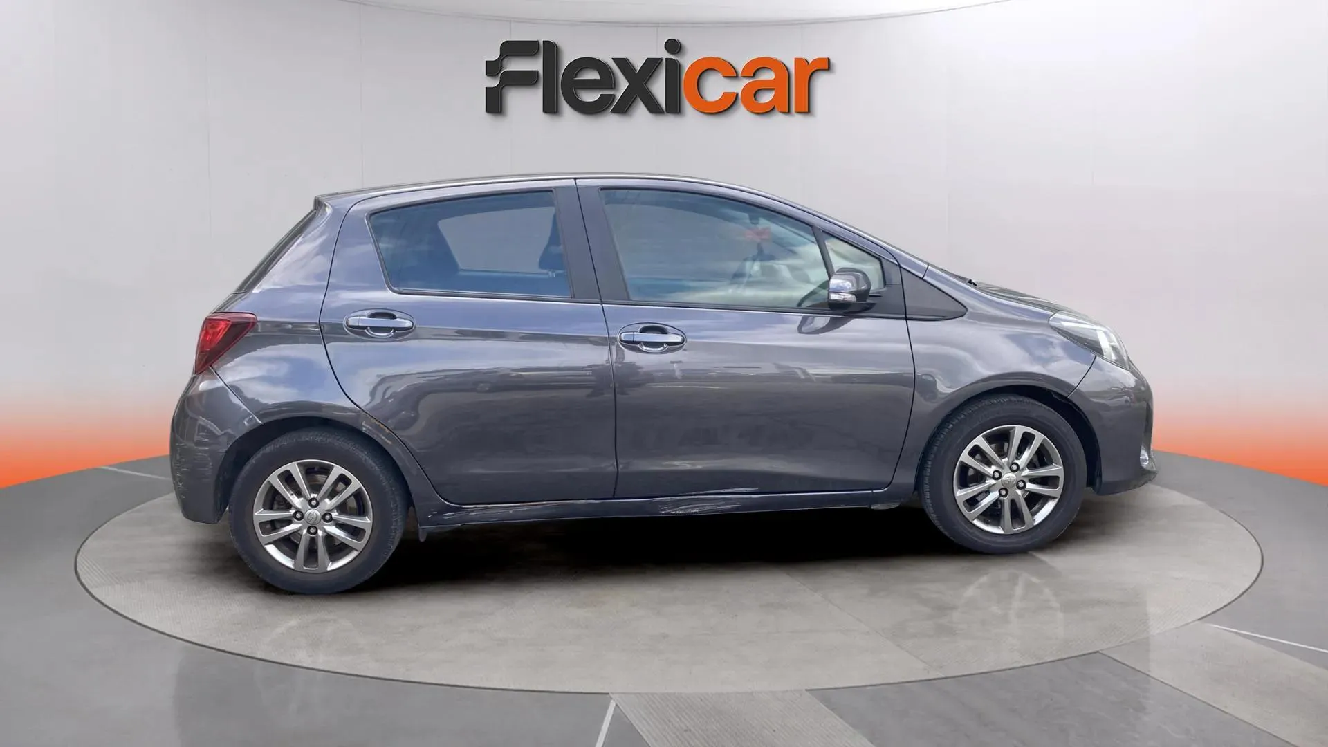 Toyota Yaris 1.0 70 Active - foto 4