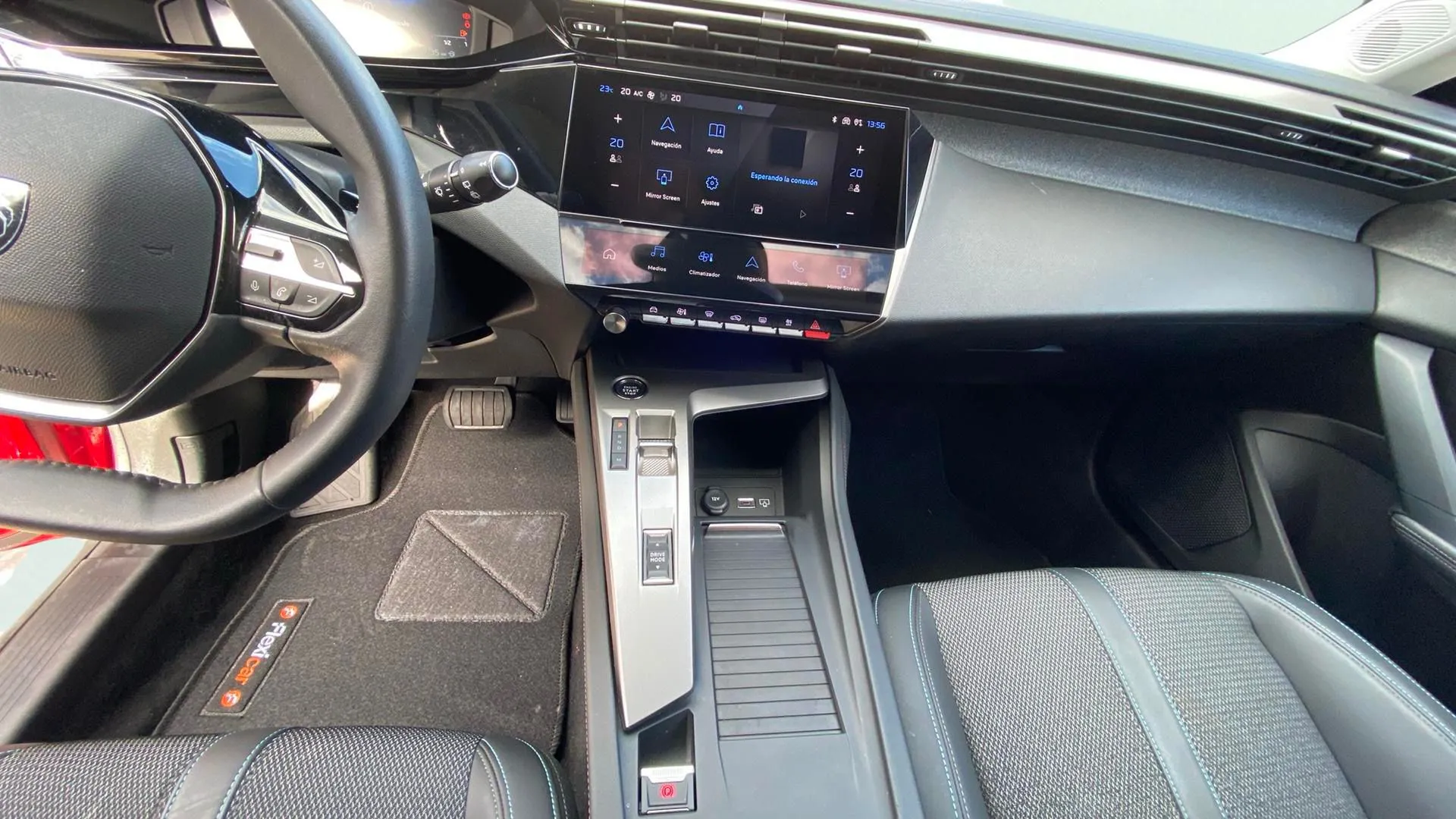 Peugeot 308 SW Allure BlueHDi 130 EAT8 - foto 12